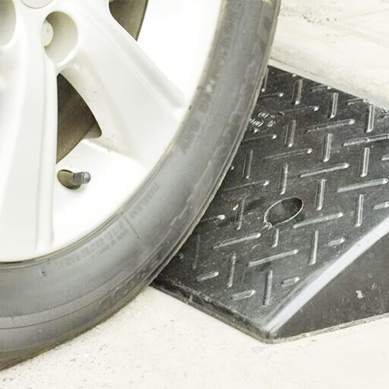 Genérico Rampa de Acceso portátil para bordillos - Rampa de umbral de plástico Ligero para Coches, Bicicletas, sillas de Ruedas y carretillas - Antideslizante, Ideal para aceras, 50x13x4cm