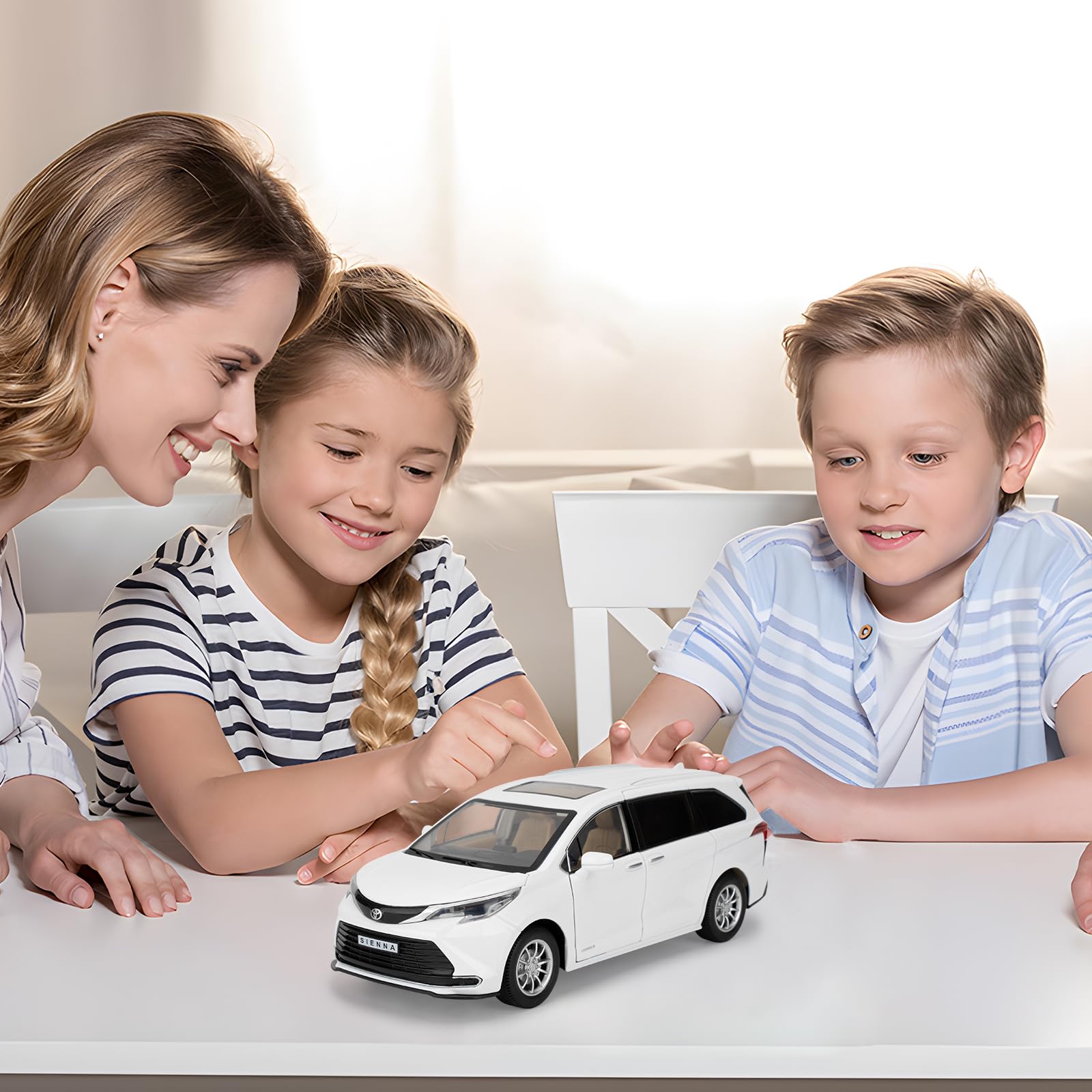 Coche Fundido A Escala 1:24 Para Toyota Sienna MPV, Modelo De Coche Con Acabado De Aleación, Modelo De Coche De Metal Fundido A Presión Con Sonido Y Luz Vehículo Modelo Coleccionable