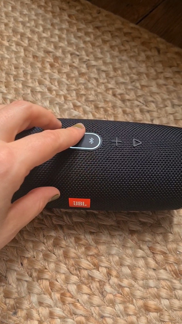 Watch Jbl Charge 4 waterproof Bluetooth speaker on Amazon Live