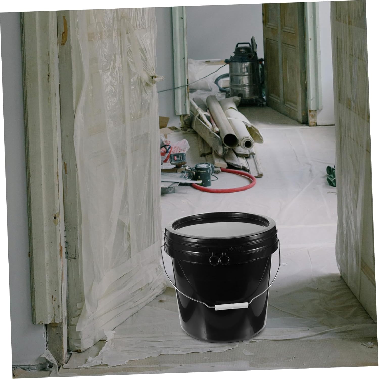 White Hdpe Paint Bucket with Lid Iron Handle Mixing Container Leak-Resistant Sealed Pail for Coatings Chemicals Food Storage Multipurpose Paint Pail