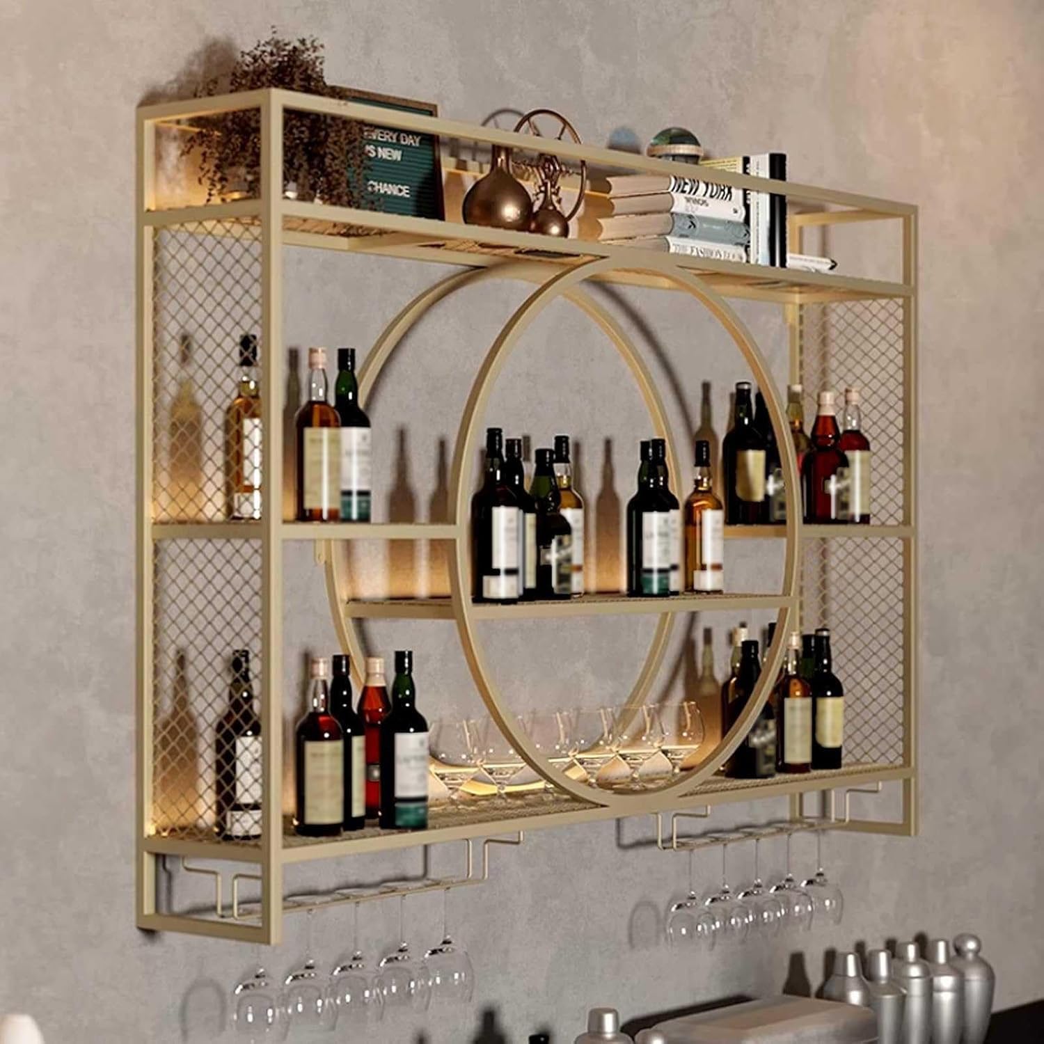 Porte-bouteilles pour placard et mur en métal noir avec étagères de bar dorées