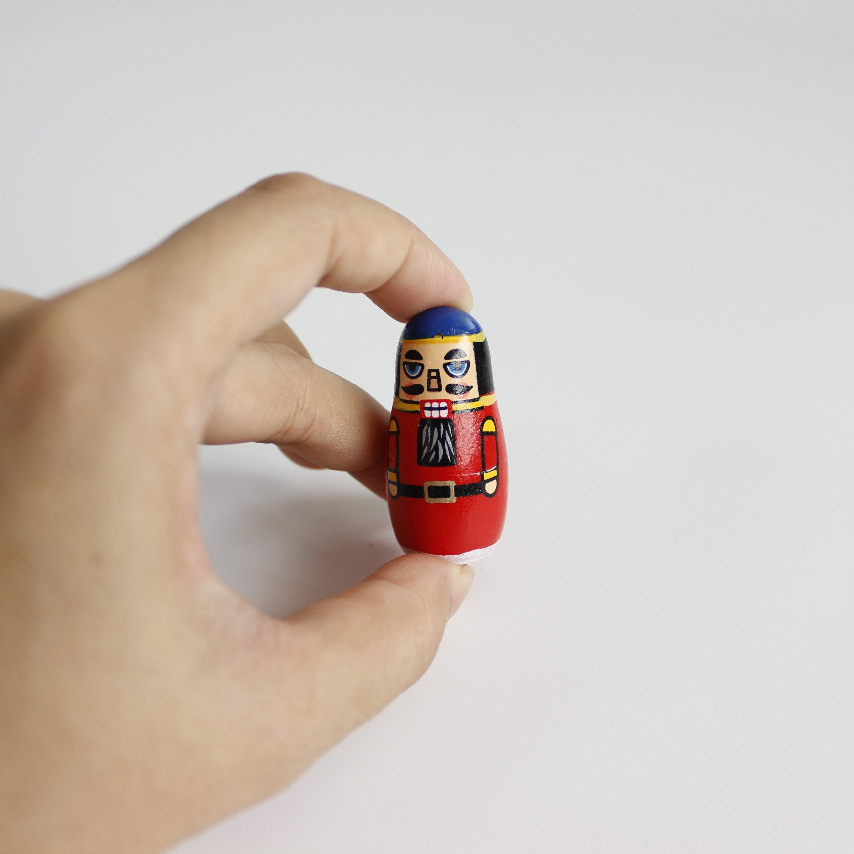 FunnyGoo Bambola per nidificazione di legno fatta a mano colorata Kit di bambole russe di Natale Decorazione di regalo di Natale (soldato Schiaccianoci)