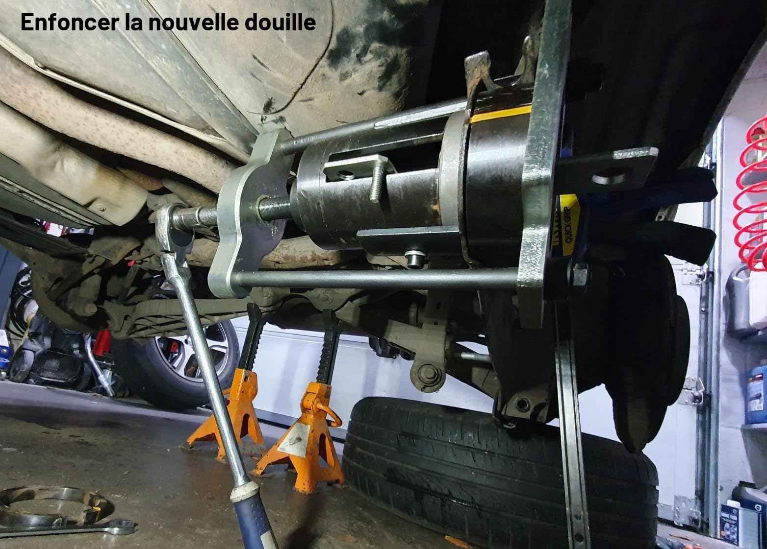 DAYUAN Outil de retrait et d'installation de silent-bloc de bras de suspension pour Ford Mondeo Mk4 MK IV S-max Galaxy 2006 et après