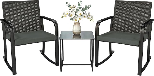 Ensemble bistro de patio Outsunny 3 pièces, chaises à bascule en osier extérieur avec coussins, table basse en verre, ensemble de conversation de meubles d'extérieur pour balcon, porche, gris