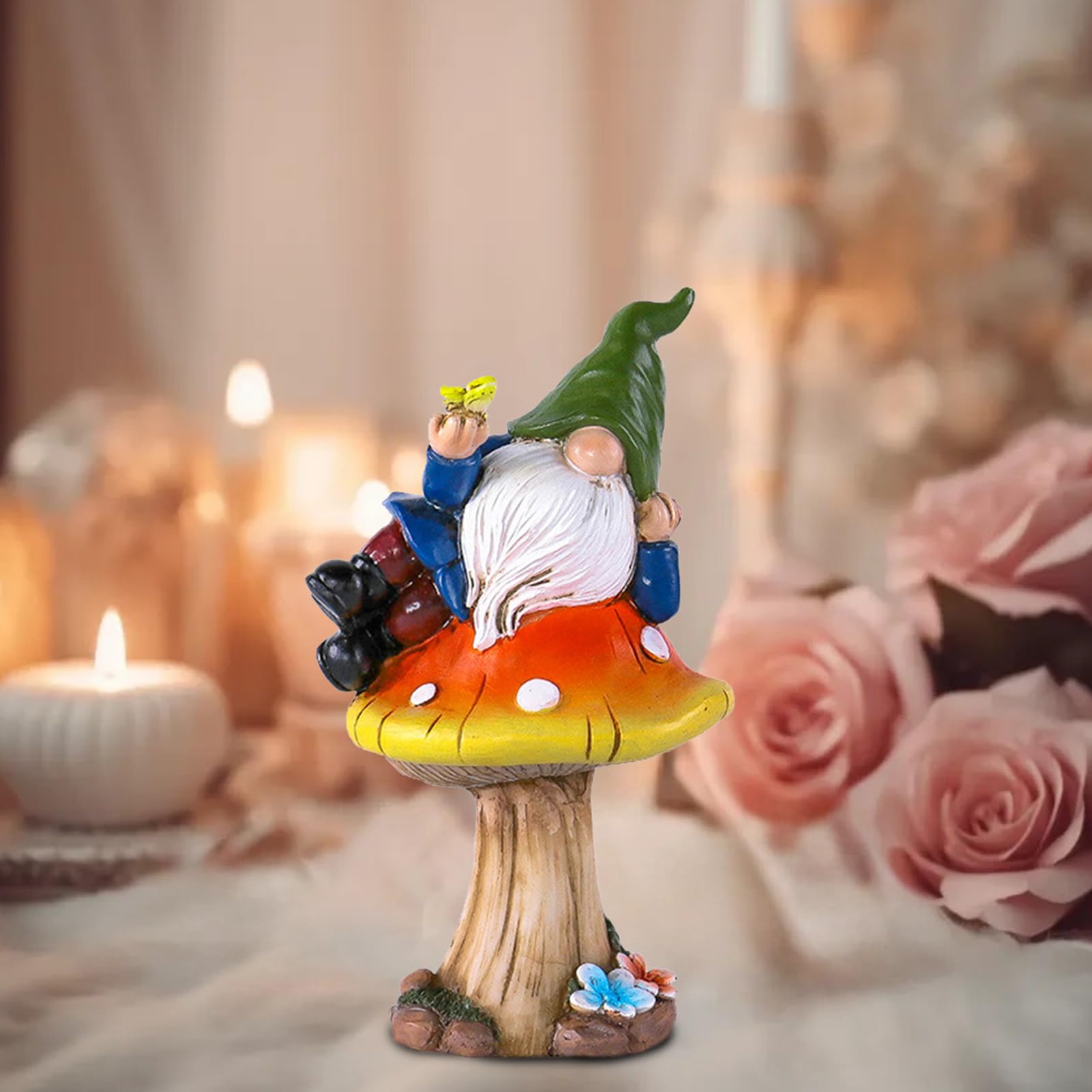 Figura decorativa de gnomo de jardín sobre hongo de resina sintética – Lindo cartel de bienvenida para casa y jardín, 10.5 * 8 * 17.5 cm – Decoración perfecta para amantes de los gnomos (hongo