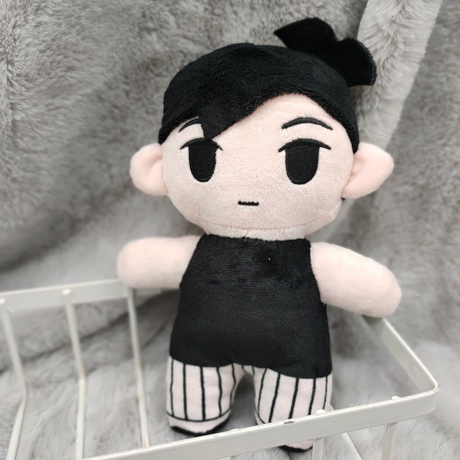 THE ART OF OMORI EXHIBITION クッションぬいぐるみ 1 Amazon.co.jp: omori ぬいぐるみ : おもちゃ
