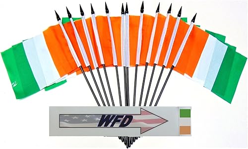 Miniatura 65 de Banderas de escritorio de Nicaragua, paquete de 12 banderas pequeñas de poliéster de 4 x 6 pulgadas en miniatura para mesa de oficina, pequeñas