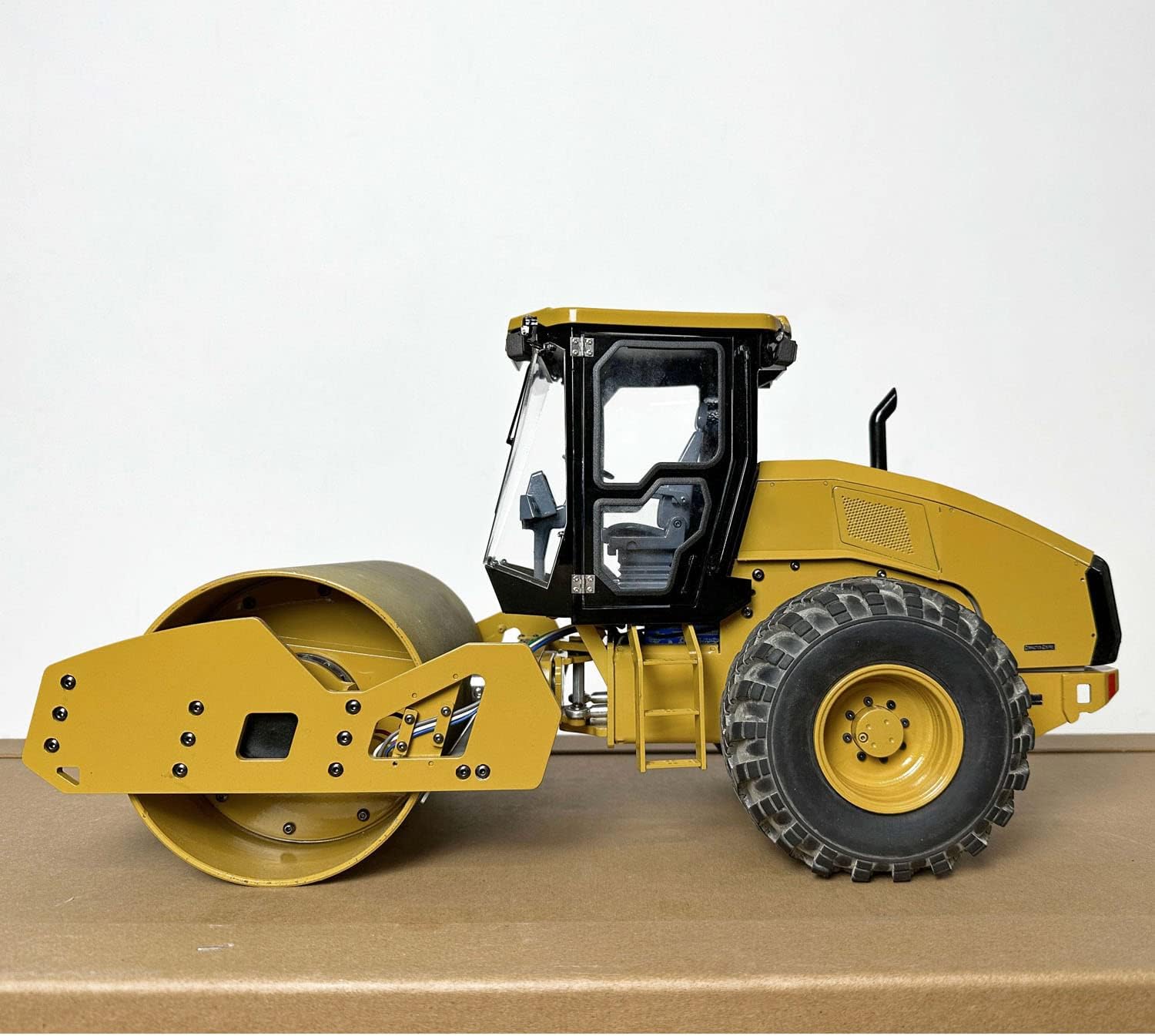 1/12 Metal Remote Control Road Roller CS11 RC Engineering Vehicles Car Models