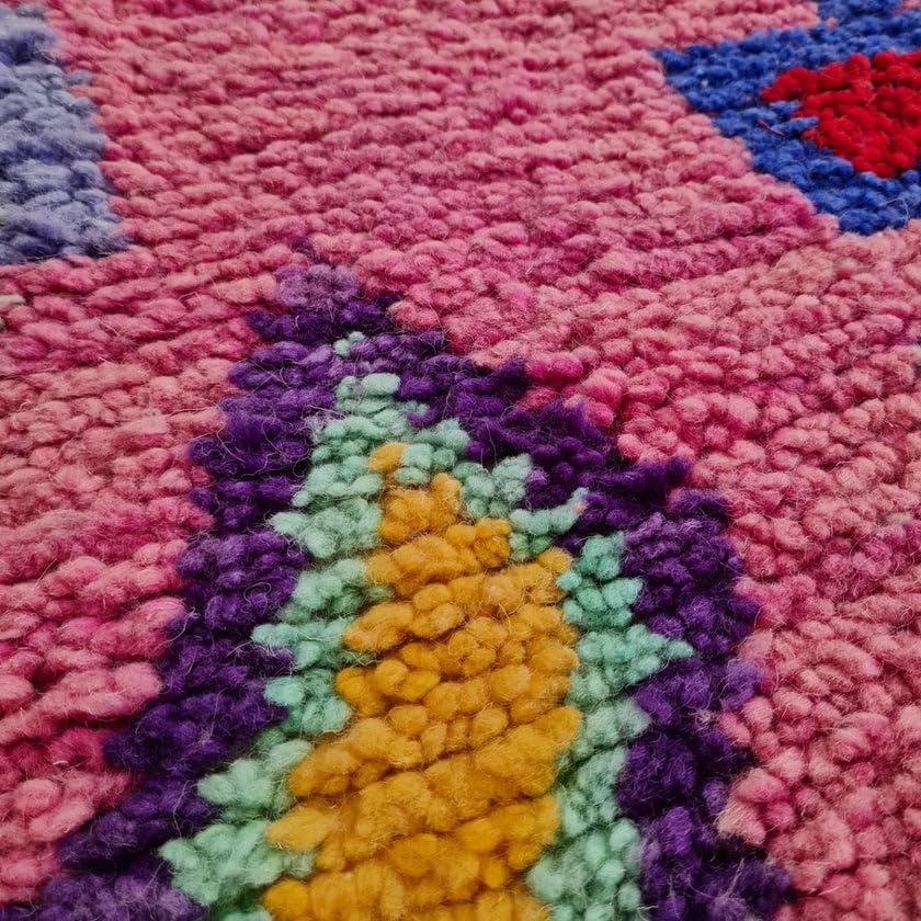 Générique Tifinagh Shop - Tapis Berbère Boujaad Authentique du Maroc - Fait Main en Laine – 262 x 153 cm – Tapis Marocain Artisanal