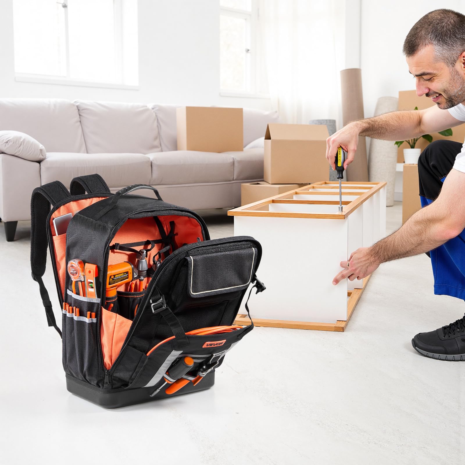 VEVOR Sac à Dos à Outils, Charge 45,3 kg, Sac à Outils, 38x23x54,6 cm, avec 56 Poches, Compartiment Ordinateur Portable, Base, Organisateur à Outil Robuste pour Chantier, Électricien, Réparateur CVC