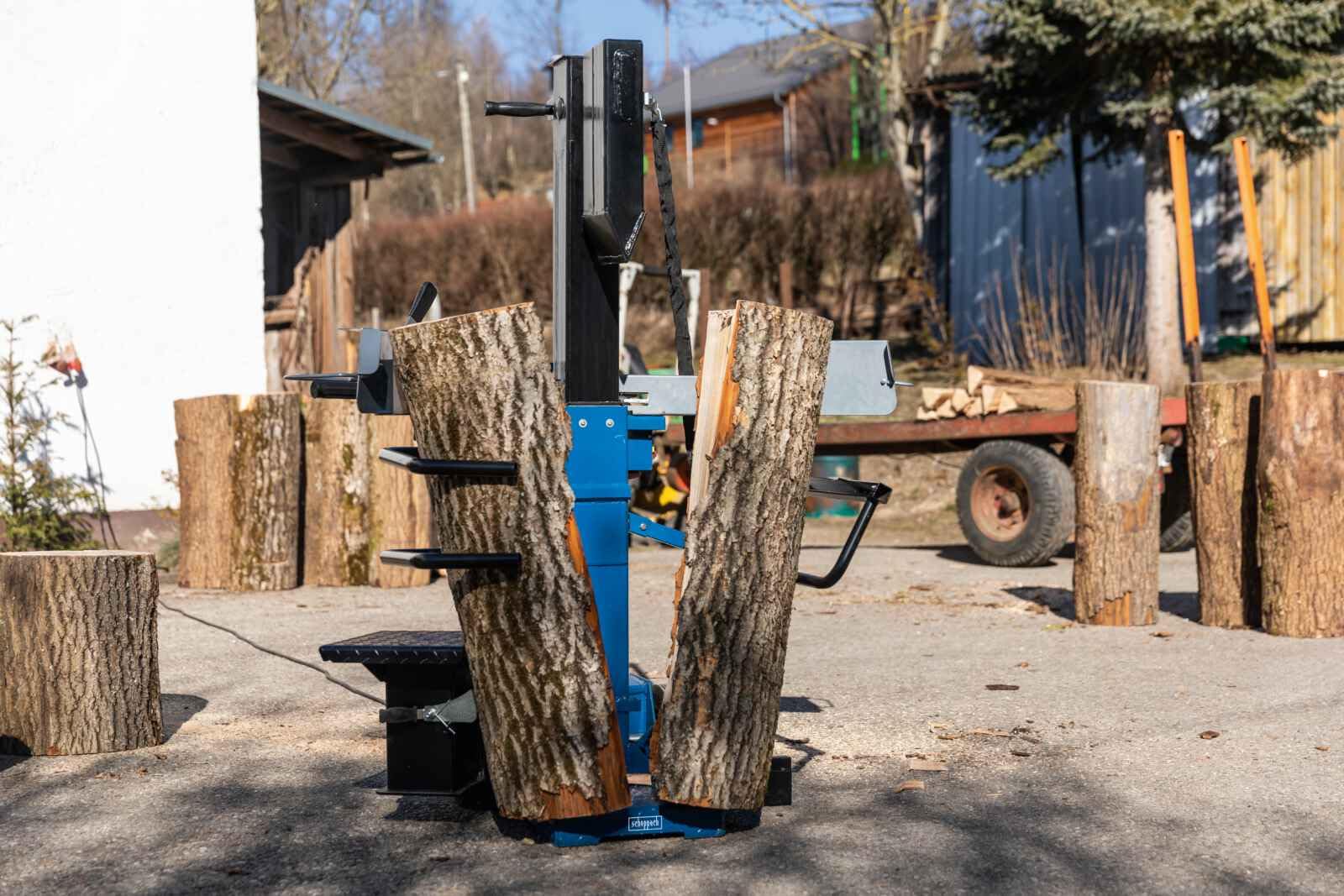 Scheppach Compact 12T Holzspalter stehend | 12 Tonnen Spaltkraft 400V 3500W | Meterholz bis 1070mm / max. Ø 450mm | schwenkbarer Tisch | Hartholz & Weichholz - inkl. Fahrvorrichtung