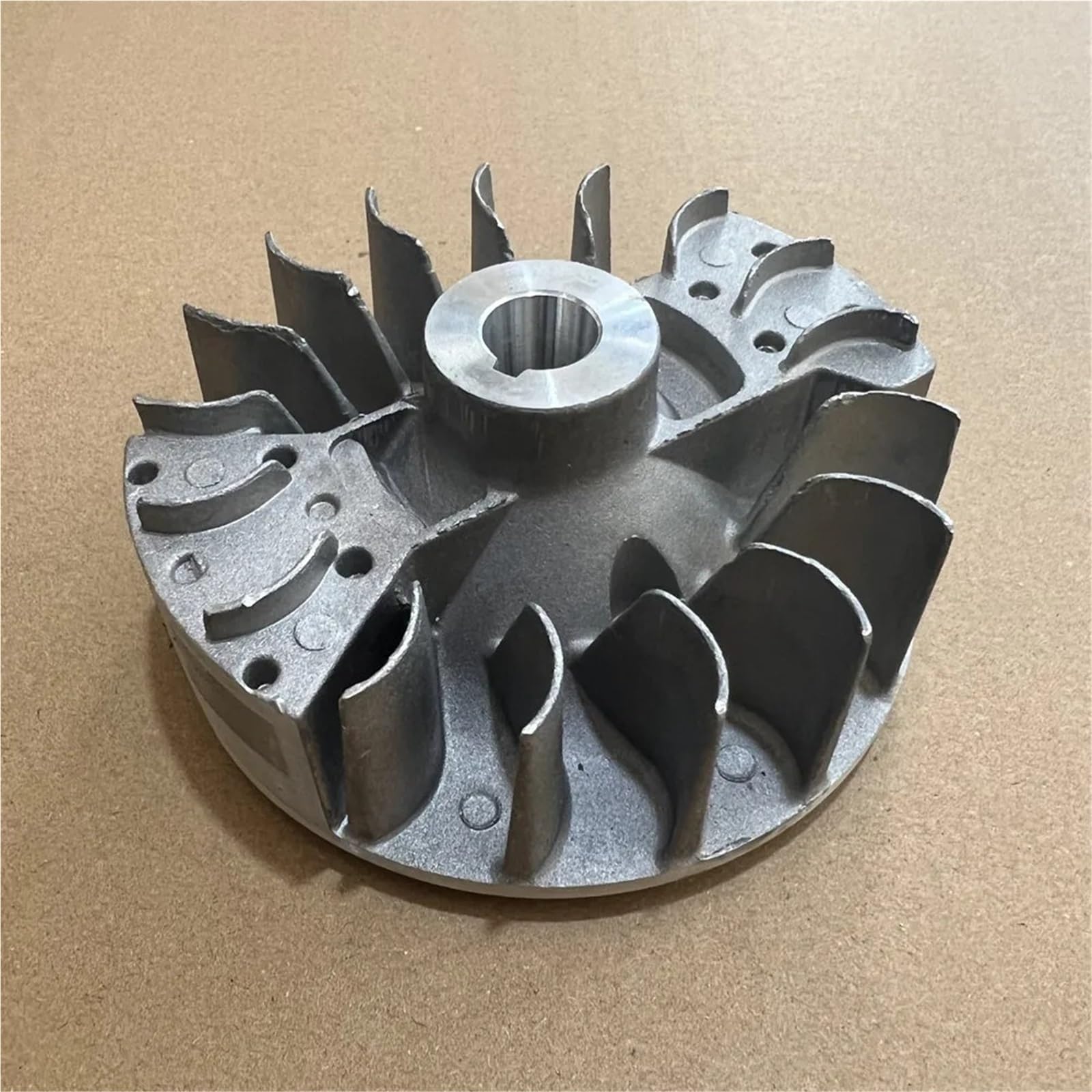 Magnetisches Schwungrad for 1E40F-5 1E44F-5 40-5 44-5 CG430 43A BG430 430 TL43 TL52 Strimmer Trimmer Freischneider Teile