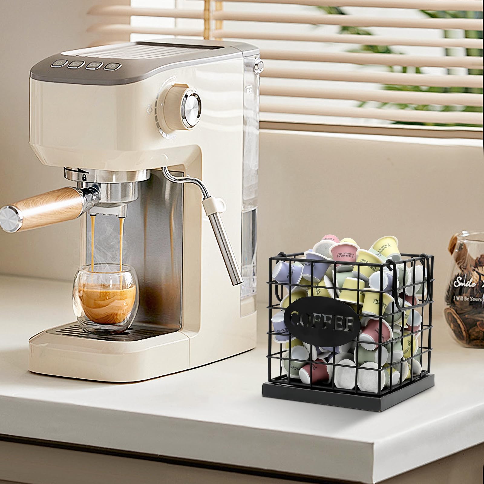 Organizador de cápsulas de café, organizador de gran capacidad, cesta de almacenamiento para encimera de cocina, oficina, cafetería, bar con base de madera (cuadrado negro rústico)