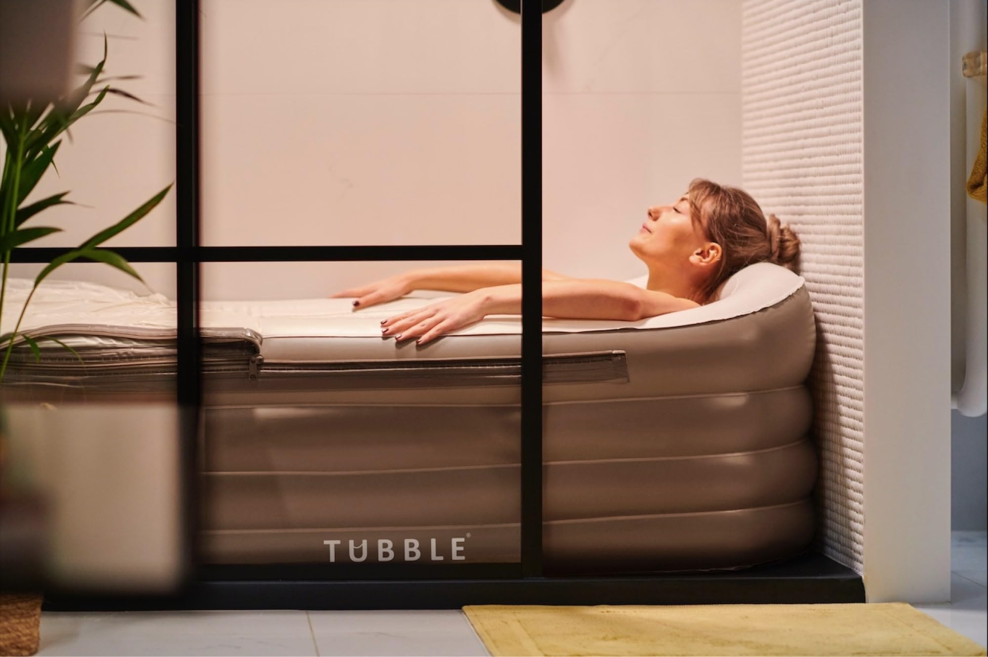 Tubble® Royale Badewanne Aufblasbar Ambiant Taupe 255 Liter - Faltbare Badewanne für Erwachsene bis 188 cm, Aufbau in 1min, Für Indoor und Outdoor, Home Spa & Eisbad