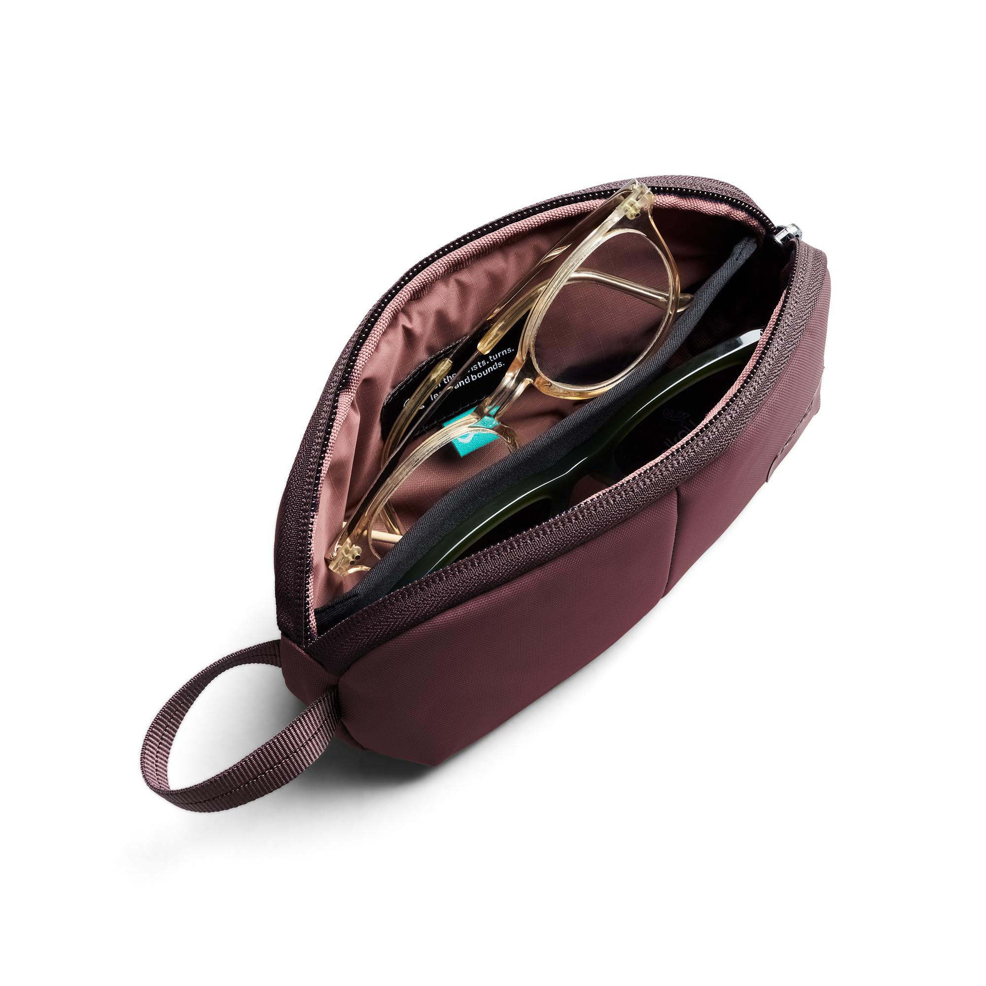 Bellroy Laneway Sunglasses Pocket, Gepolstertes Brillenetui - Fig | 0.65L gepolstertes Brillenetui mit Innentasche und zwei Fächern