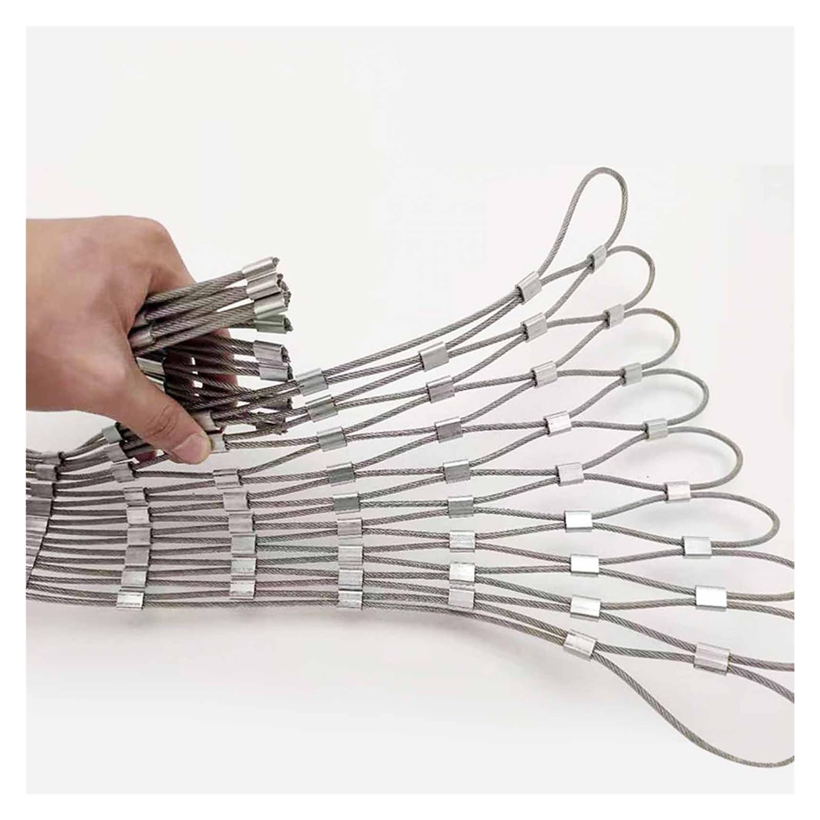Filet de treillis pour créer un jardin vertical sur vos rampes et escaliers extérieurs