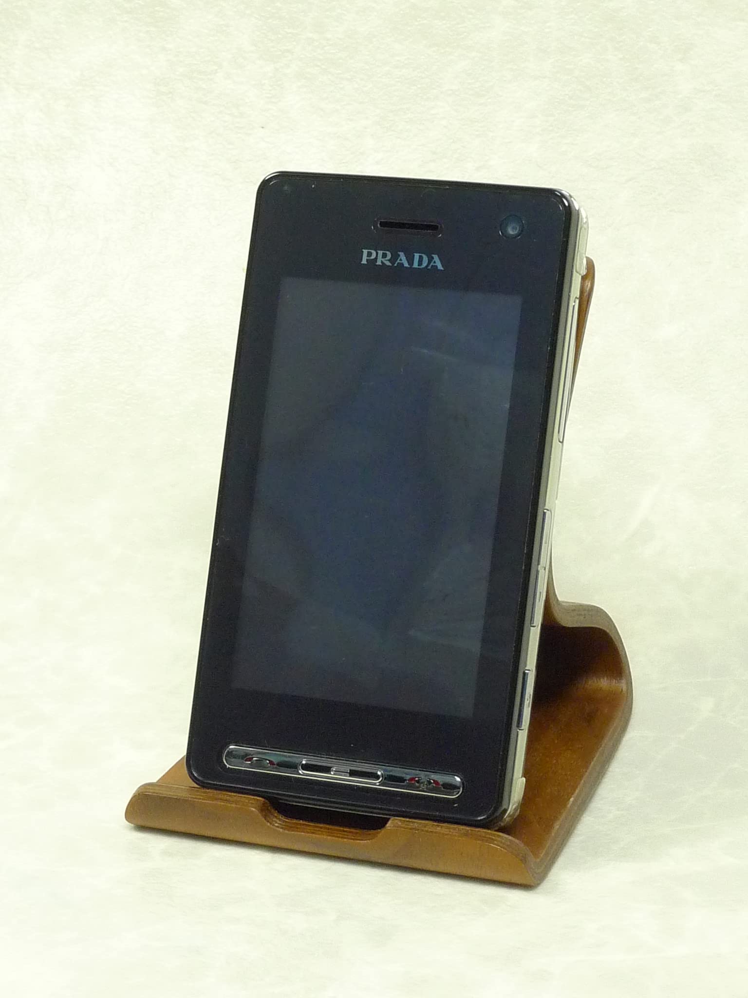 Amazon | L852i（PLADA Phone） ブラック 携帯電話 白ロム