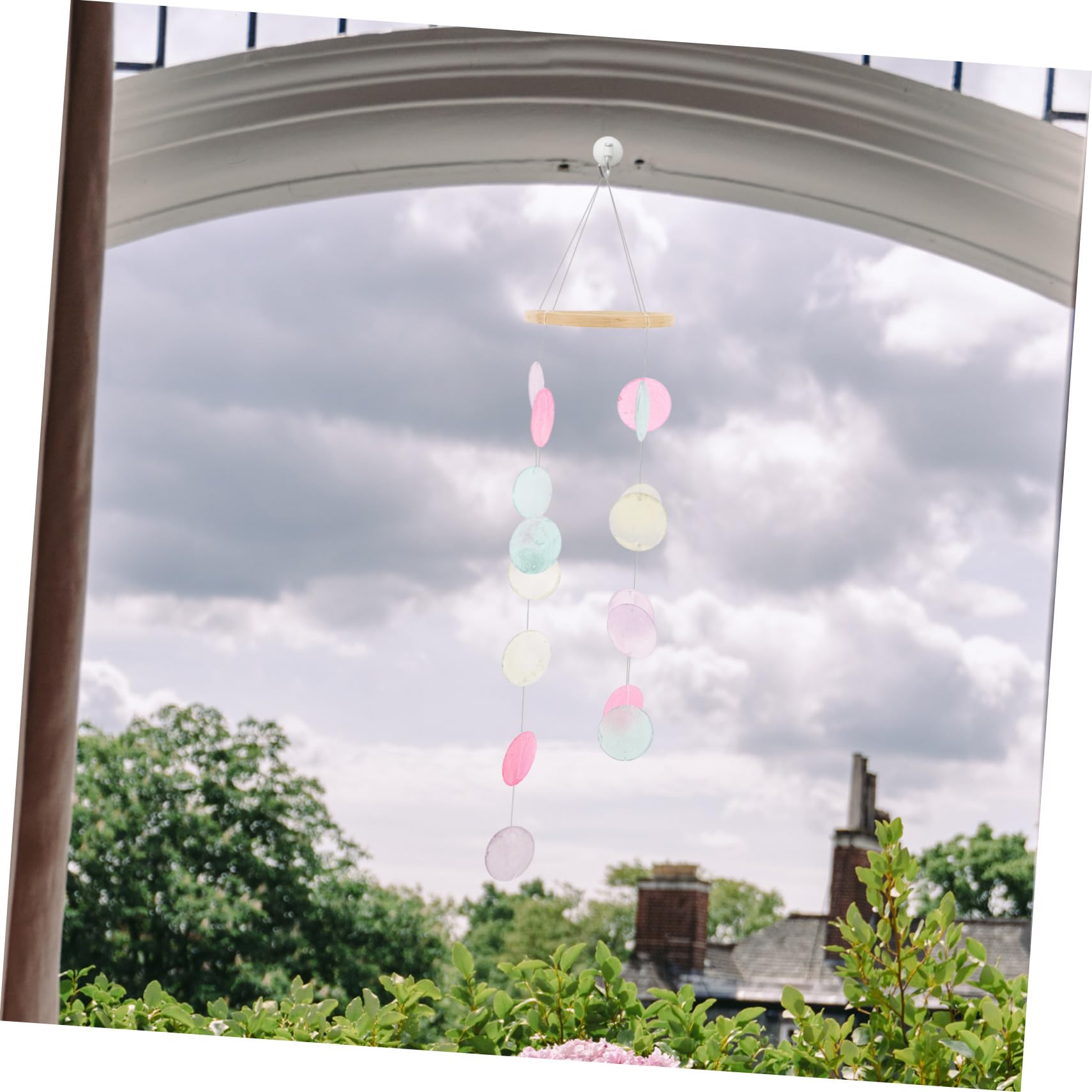 BESTonZON Carillon Éolien Délicat en Bambou et Coquillages pour Jardin Extérieur Son Clair et Décor Élégant