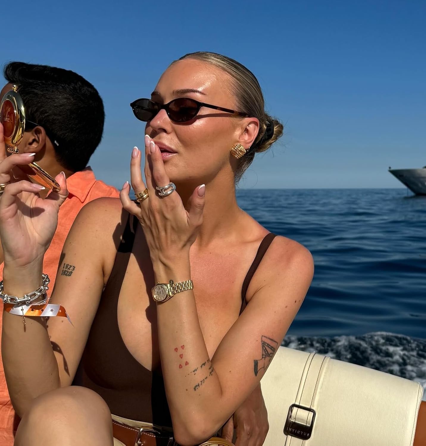 Retro Oval Sunglasses for Women Chic Cat Eye 90s Sunnies Lightweight Narrow Shades Trendy UV protection Sun Glasses - Image 6