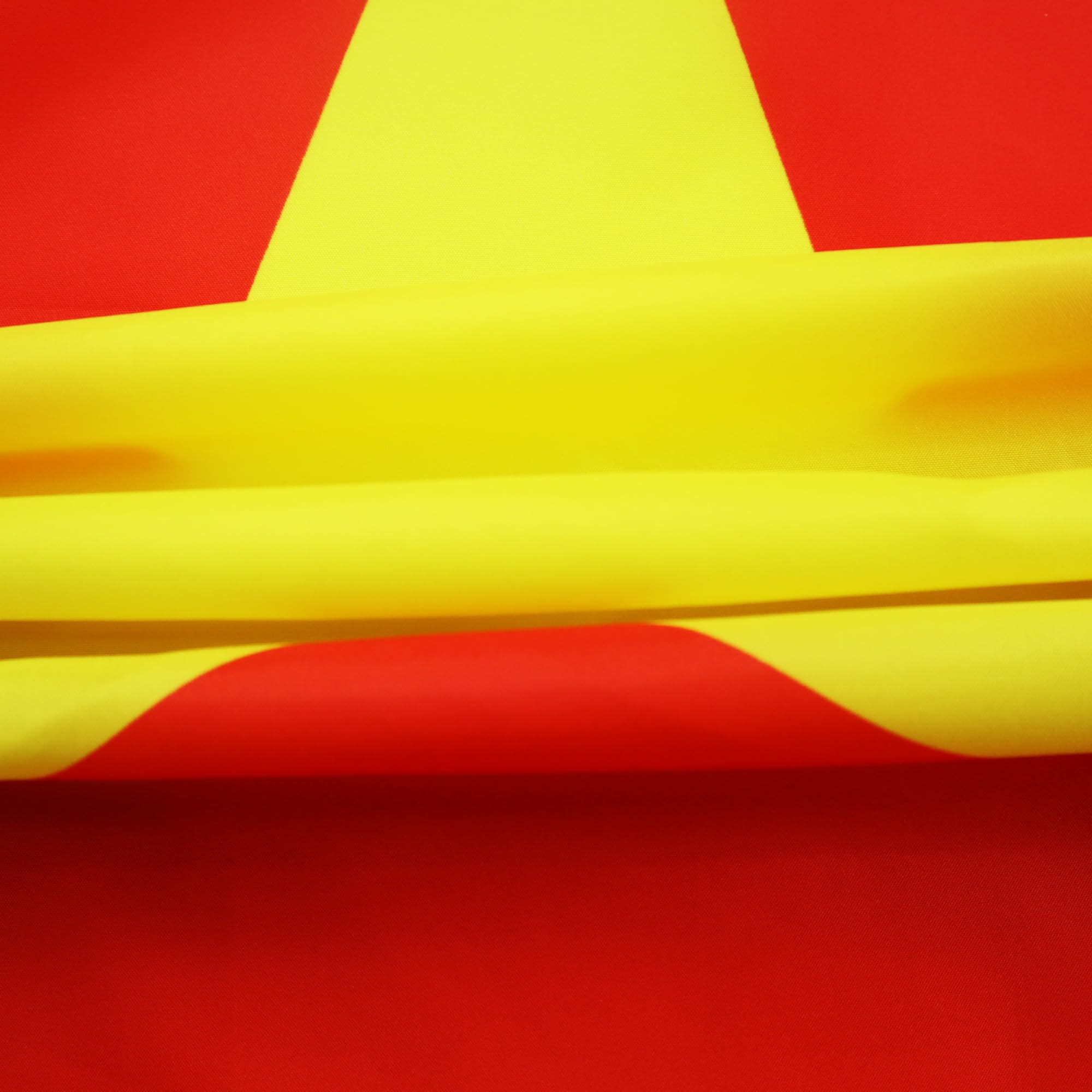 AZ FLAG Vietnam Flag 150 x 90 cm with 4 Eyelets Vietnamese Flag for Balcony or Wall, 1 Pièce - Image 2