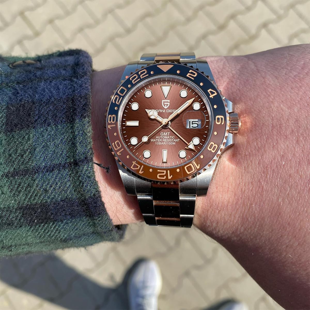 Pagani Design GMT Herren 40 mm Automatikuhr Saphirglas Edelstahl 100 Wasserbeständigkeit Analoguhr Mechanische Herrenuhren Geschenkuhr für Herren (Goldfarben)