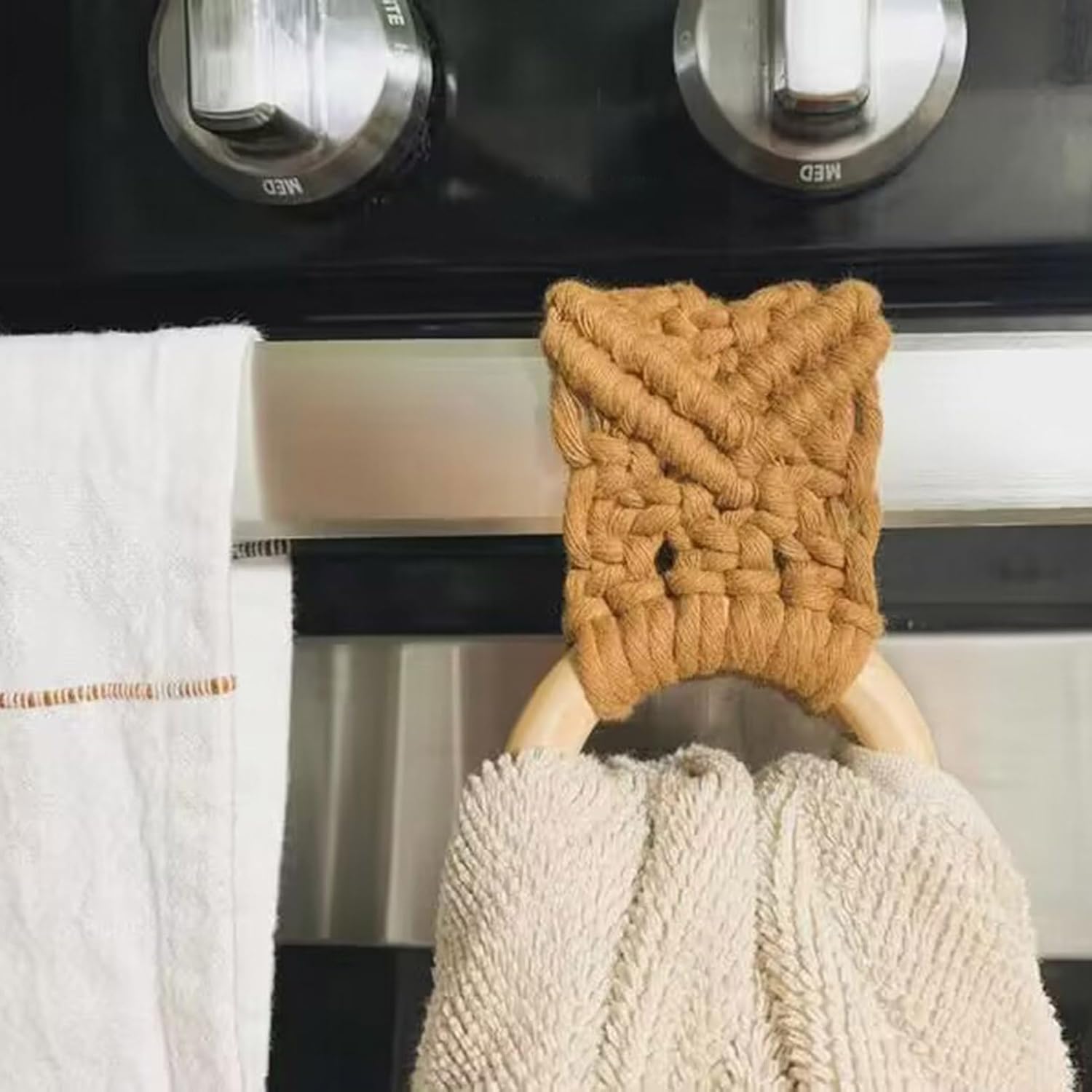 Crochet Towel Ring Kitchen Towel Hanger Dish Towel Ring Smooth Surface Easy to Hang Widely Used Kitchen Crochet Hanging Dish Towel Holder Decoration (Light Brown)