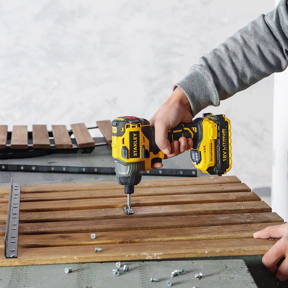 Amazon | STANLEY (スタンレー) 18V ブラシレス インパクトドライバー 