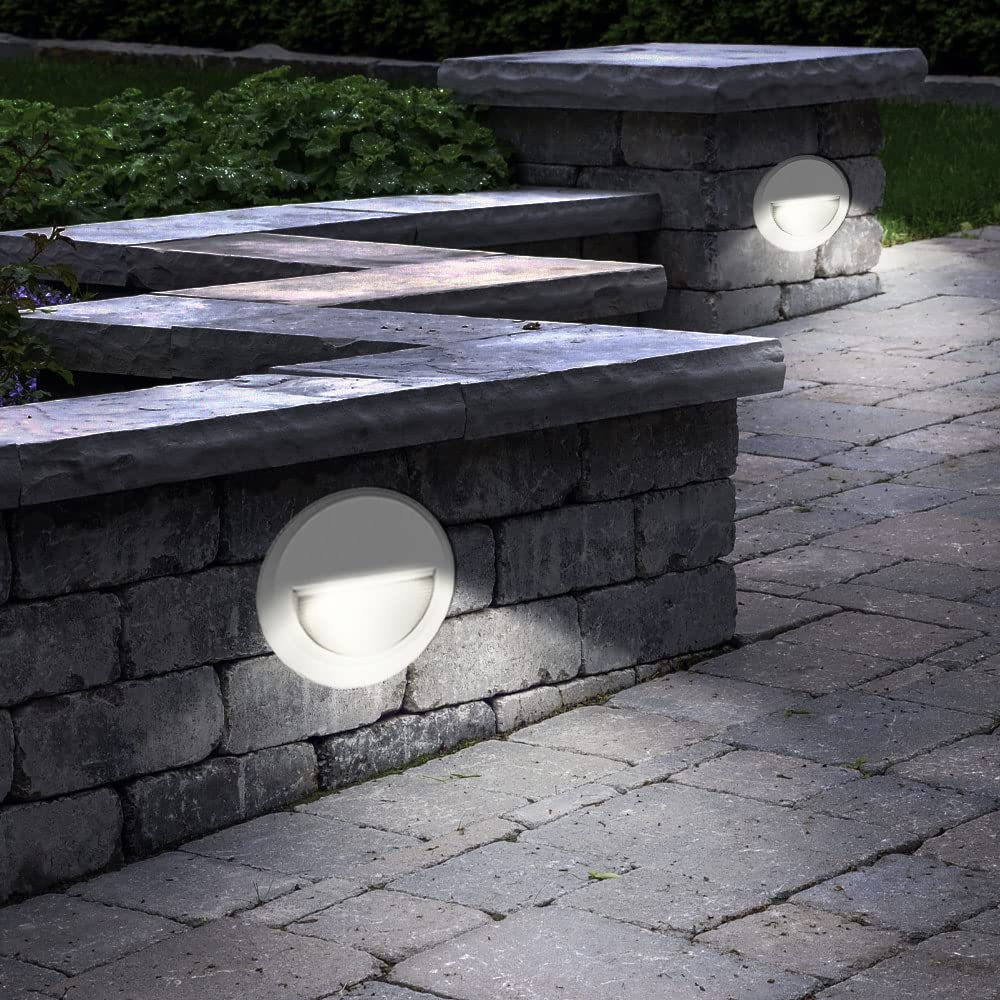 V-TAC Faretto LED da Esterno con Pannello Solare 4.5W - 1500 Lumen - Dotato di Sensore di Movimento e Telecomando - IP65 - Batteria 3600 mAh - Faro Piccolo per Casa, Giardino, Garage - 4000K + 6000K