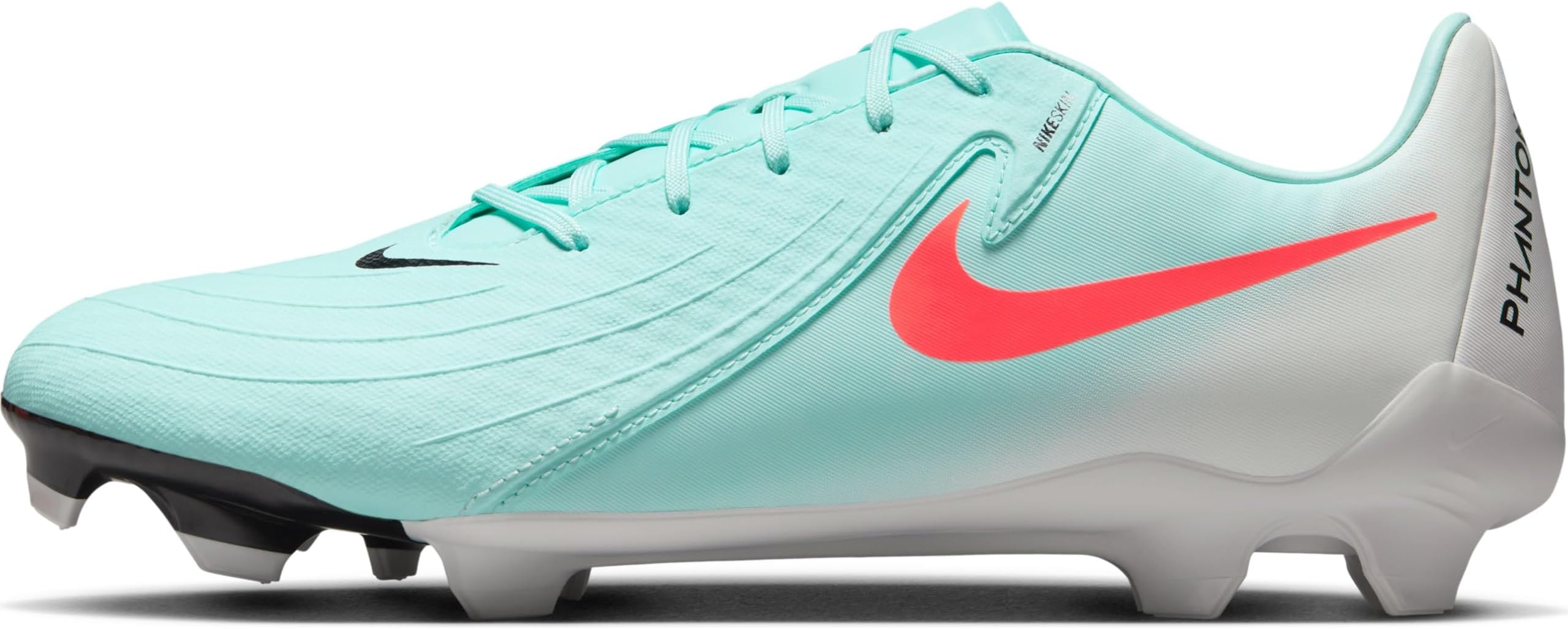 nike soccer cleats women's