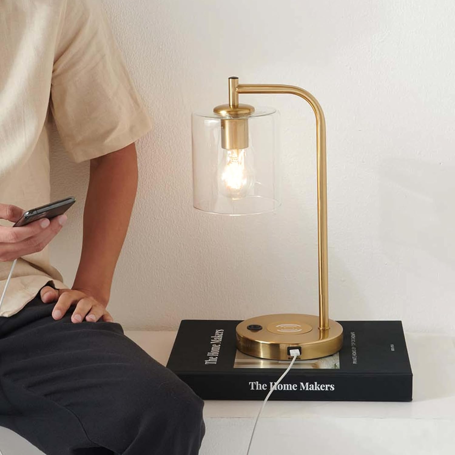 Brightech Elizabeth Table Lamp with Wireless Charging Pad and USB Port, Bedside Reading Lamp, Vintage Brass Gold Desk Lamp, Nightstand Lamp with LED Bulb for Bedroom, Living Room, Office