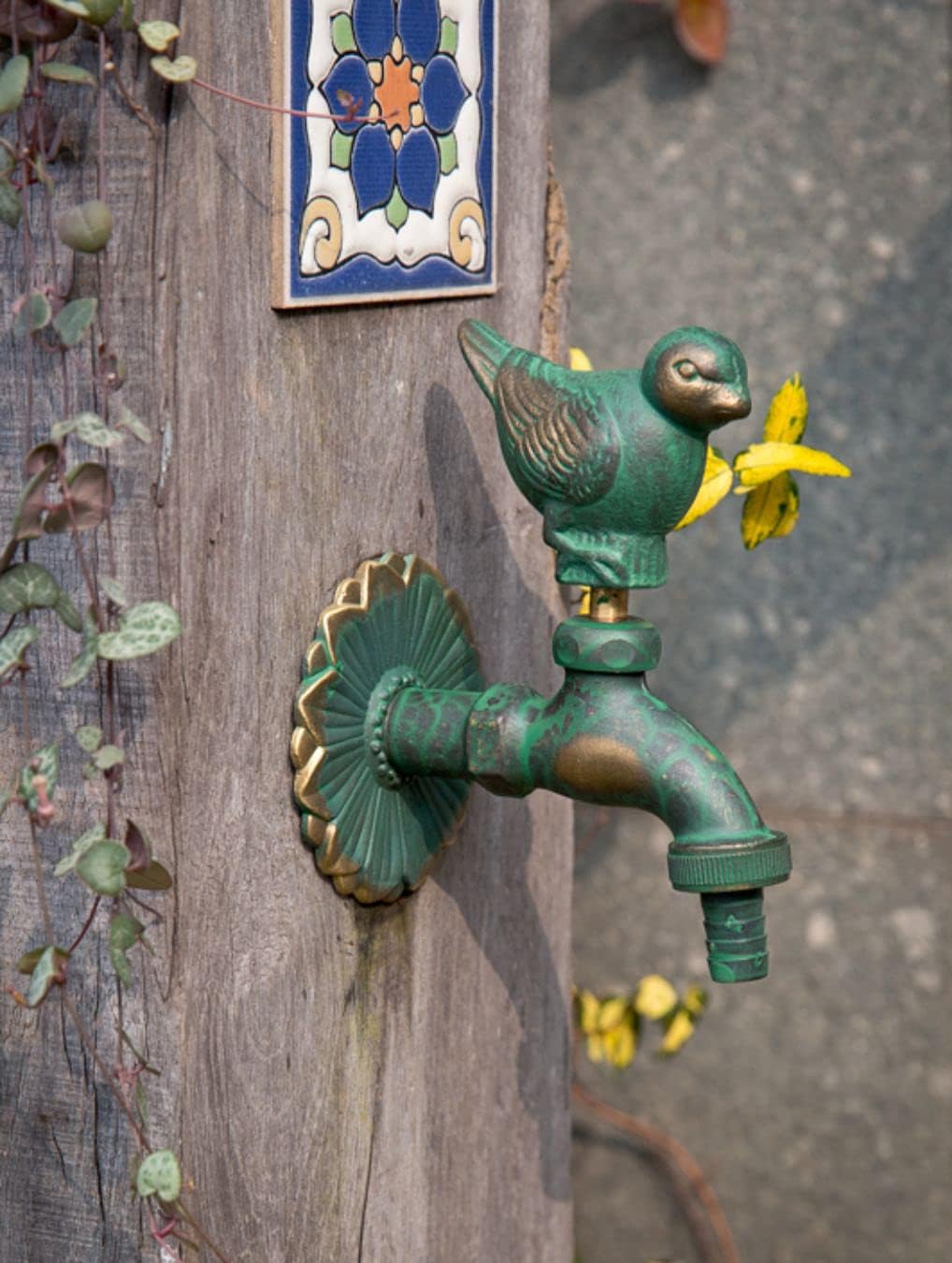 Decorative Garden Faucet Outdoor Faucet Yard Animal Antique Green Pigeon Level Handle Brass Wall Mounted Tap Bibcock Hose Not Included