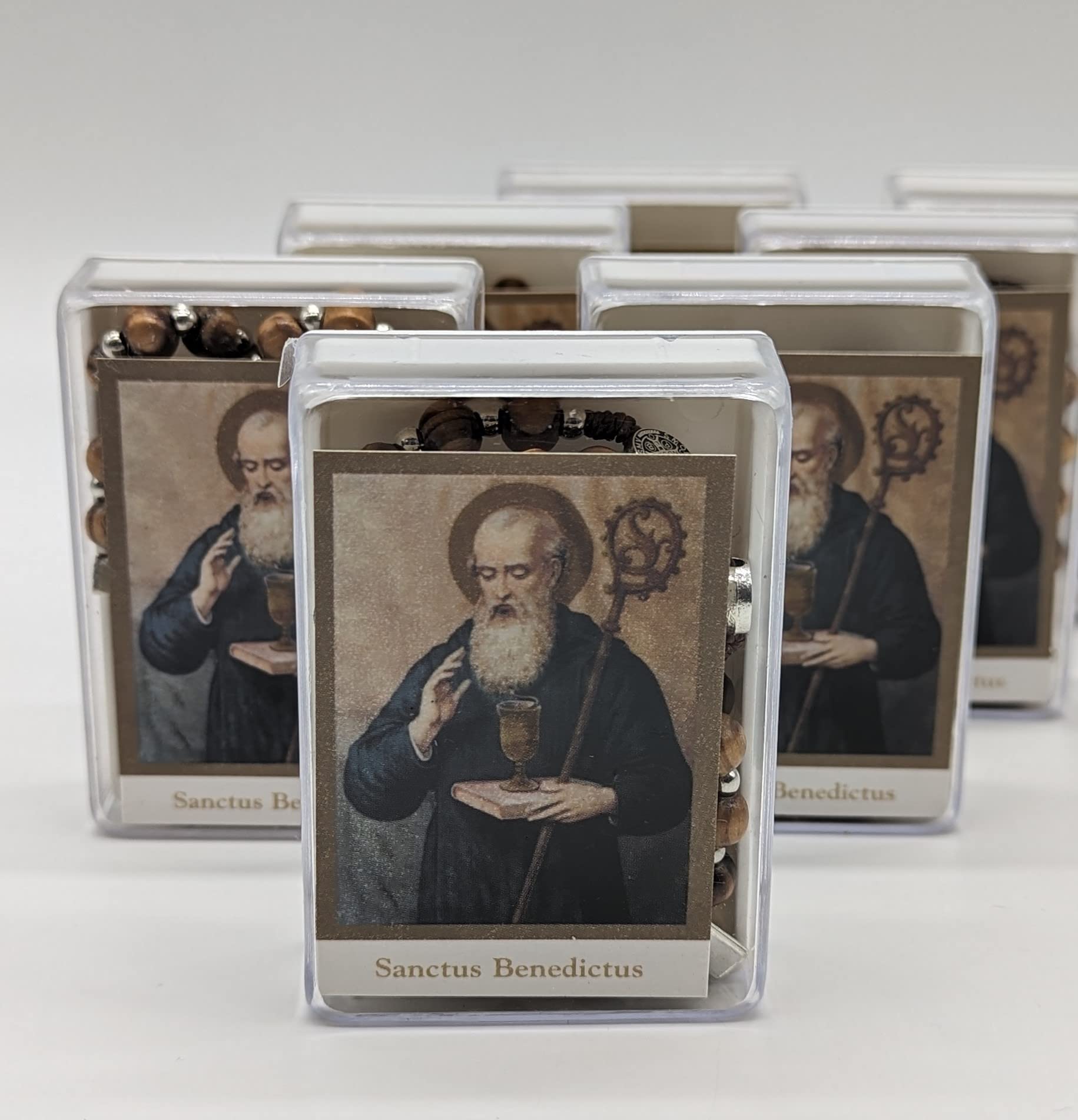 OVUNQUE PROTEGGIMI Rosario di San Benedetto grani in Legno di Noce e medaglie. Rilegato in Corda. Corona con Preghiera di San Benedetto. Rosario cattolico. St Saint Benedict Rosary. Catholic Rosary