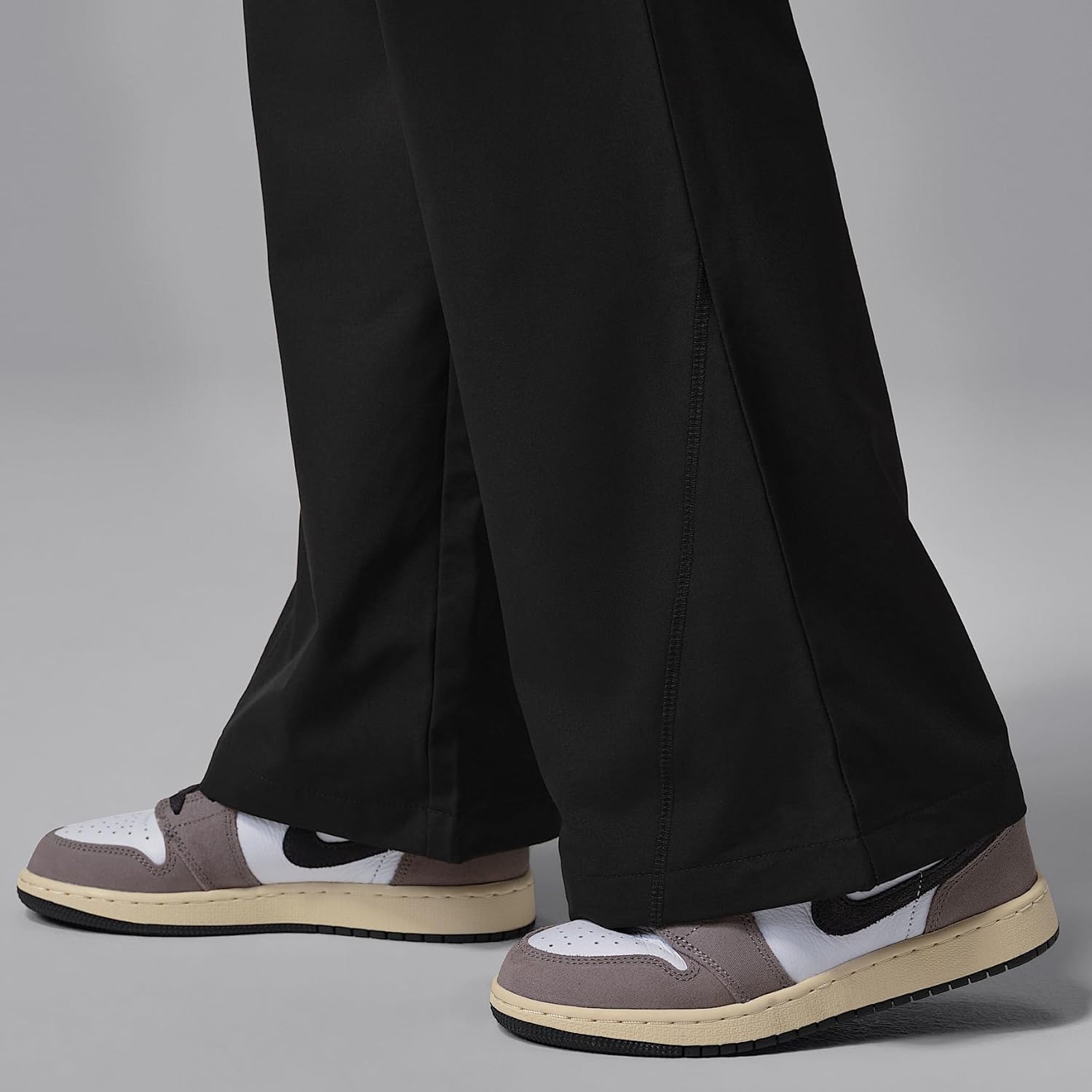 Jordan Perform Sport Big Kids' Woven Pants (Black)