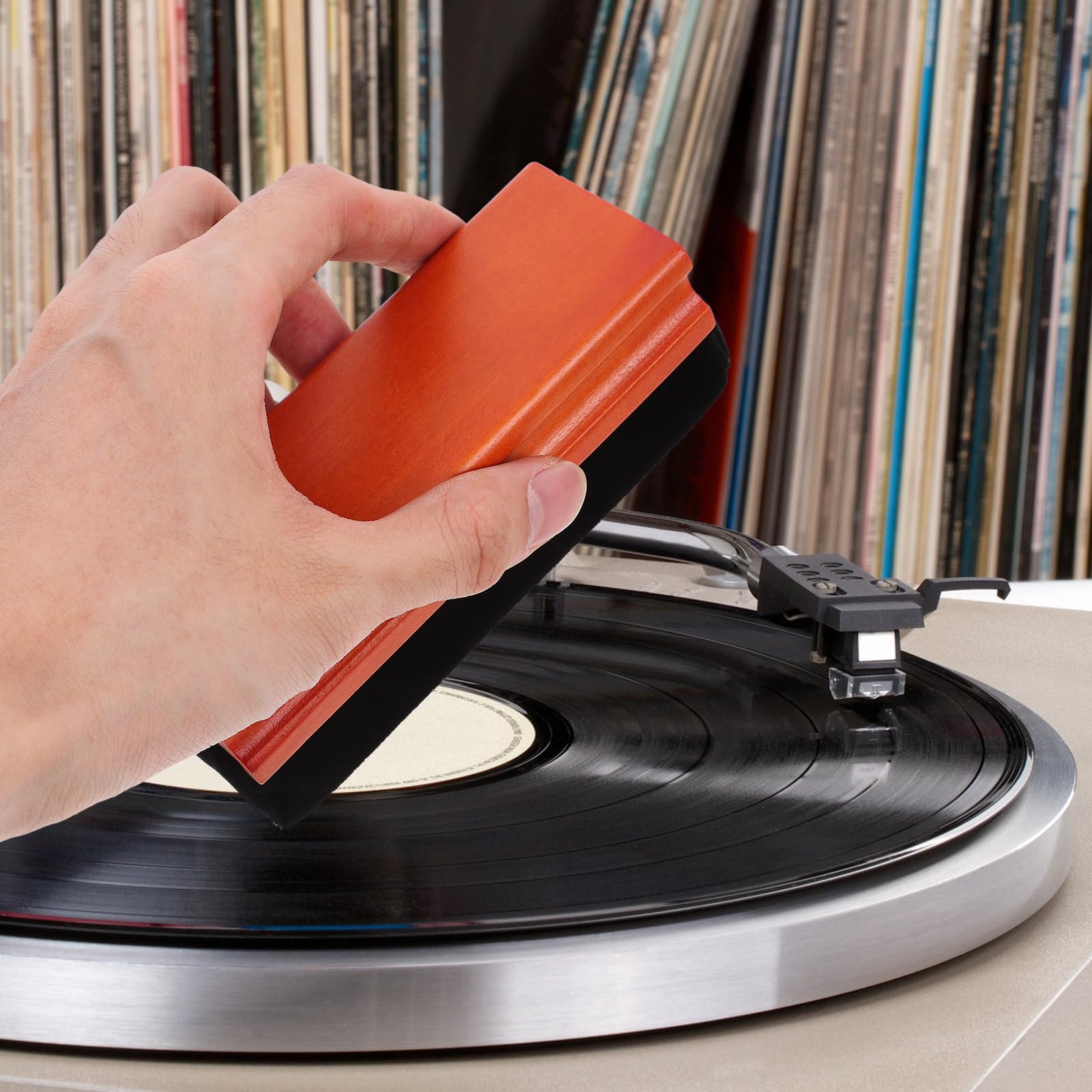 Schallplatten Reinigen mit Vinyl Schallplattenreinigungsbürste im 1 Satz Reinigungsmittel Satz und Schwamm für Sanfte Pflege und Längere Lebensdauer des Plattenspielers