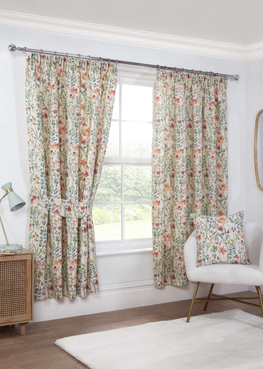 Pikk Multicolor - Fully Lined Amaryllis - Floral Fully Lined Curtains - Pencil Pleat / 3" Tape Header - Polycotton (Multi, 46" X 54" / 113Cm X 137Cm)