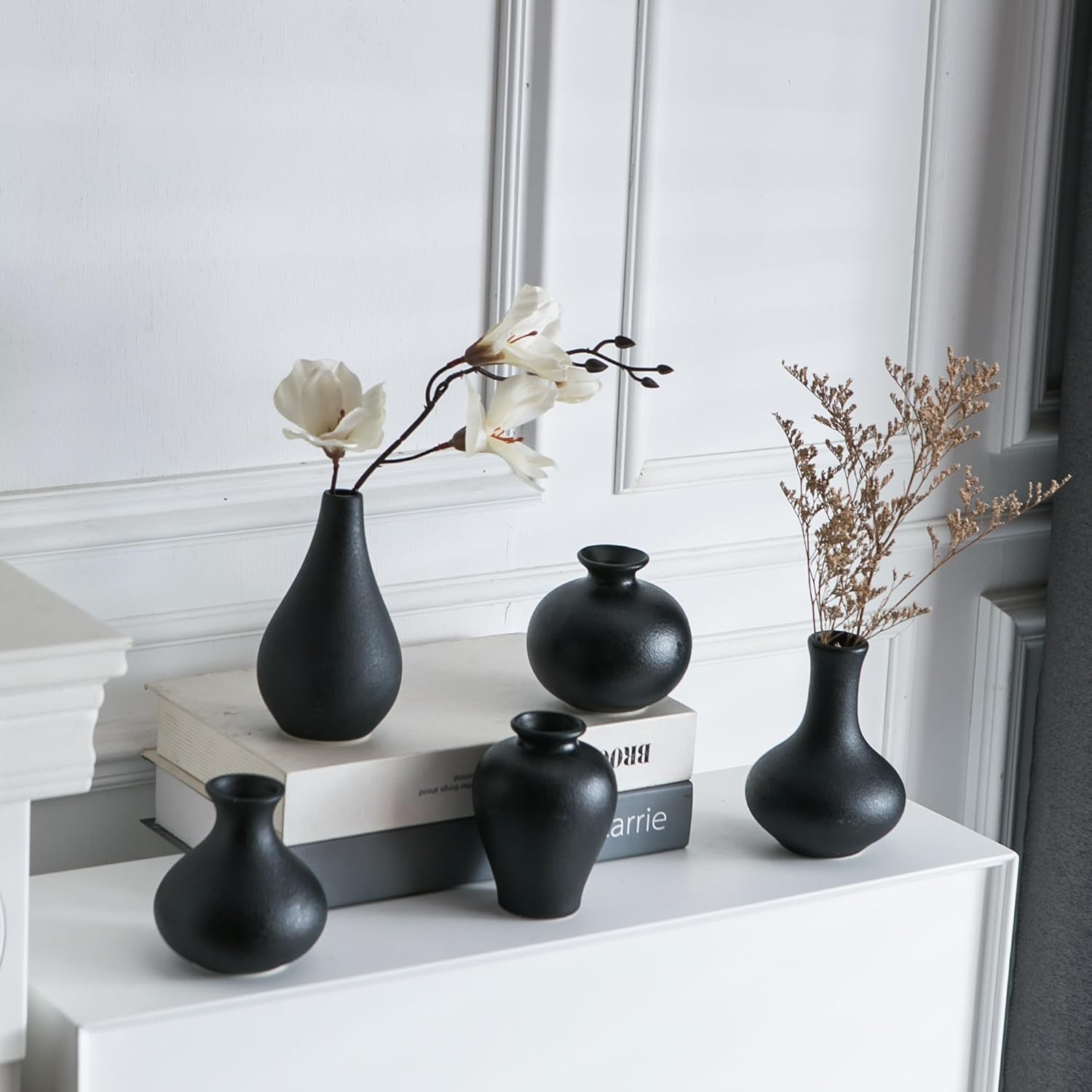 Tanvecle Small Black Vases, Ceramic Bud Vase Set of 5, Mini Pottery Vases for Pampas Grass, Flowers, Decorative Vases for Home Modern Decor, Rustic Decor, Veses for Living Room Dining Table Shelves