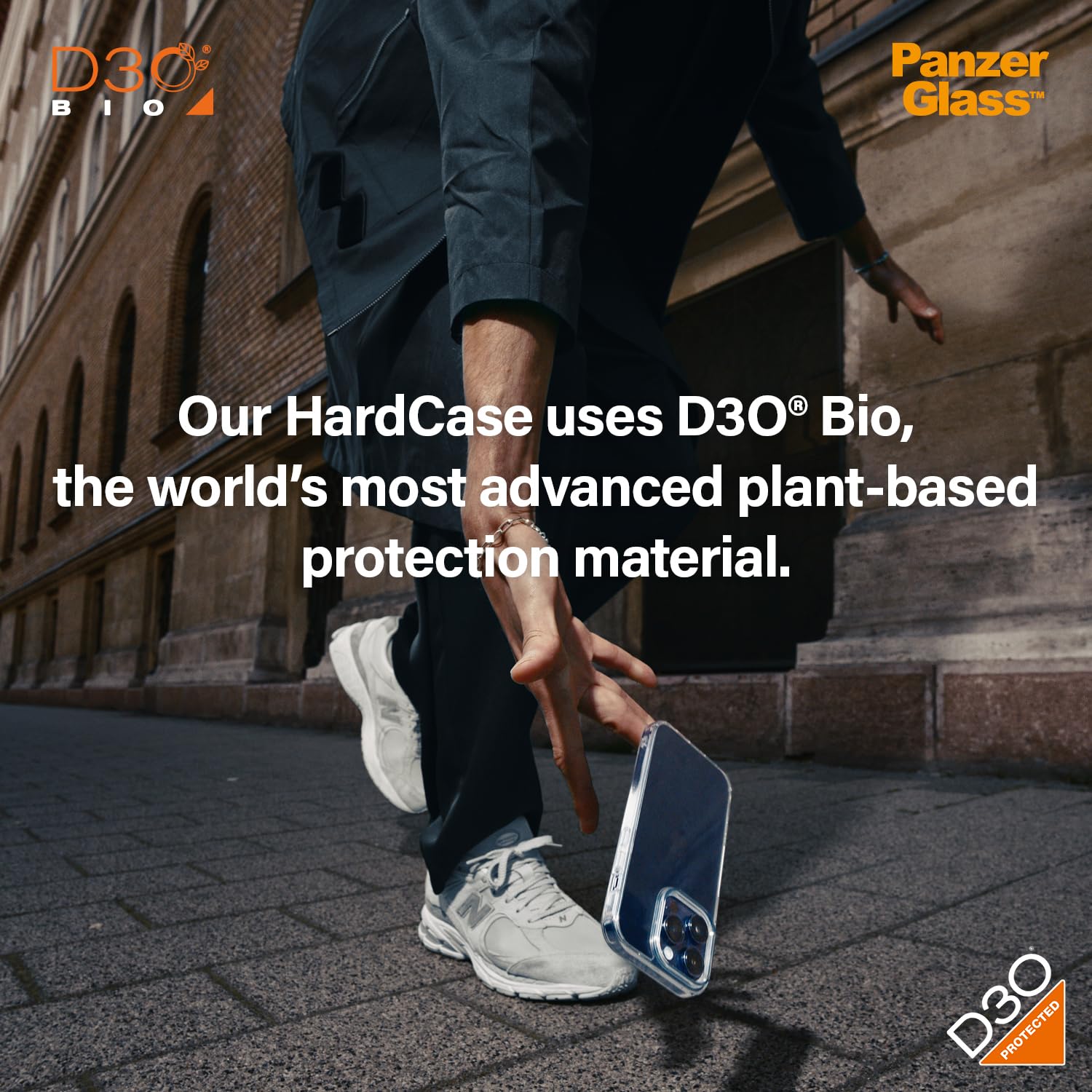 PanzerGlass™ HardCase con D3O® Bio per Apple iPhone 15 Pro - Protezione Ultima, Minimo Impatto Ambientale ed Estrema resistenza ai graffi e agli urti