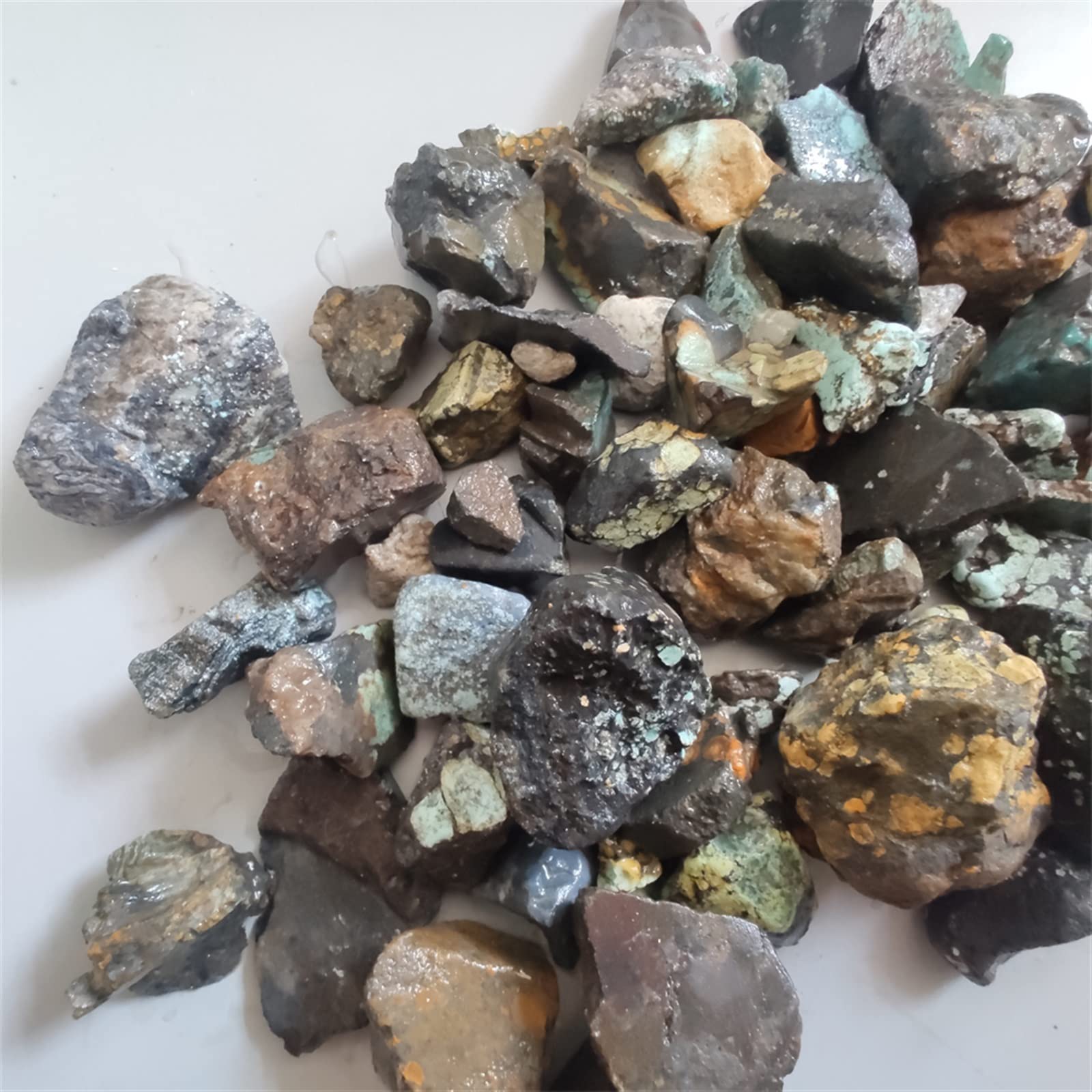 Cristal Natural en Bruto 100g 0.5-3cm Piedra Turquesa Natural Piedra Preciosa Real Piedra de Acuario Grava Piedra Irregular Cristal ERTEYIN