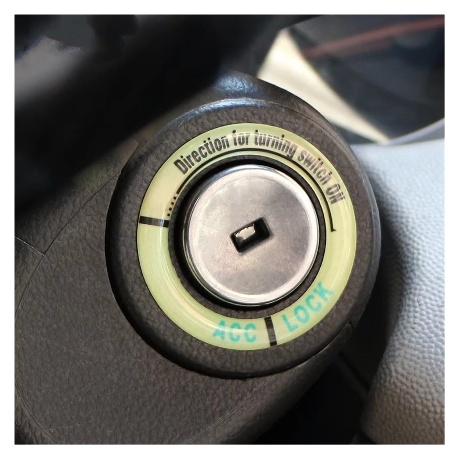 Auto Interior for Chevrolet for Cruze for Aveo for Captiva for Niva for Spark for Orlando for Epica Stickers Luminous Ignition Switch Sticker Car Accessories(2.3cm)
