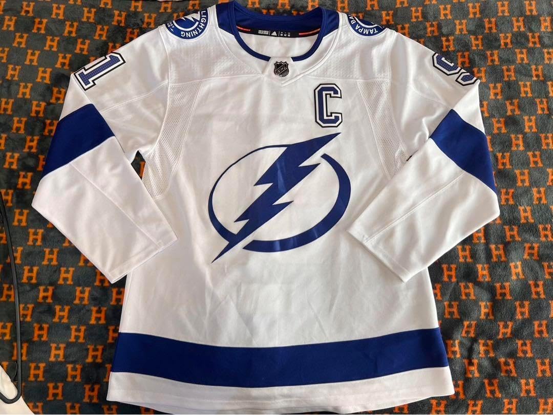 ロイヤルスイート限定 藤川監督22 ユニフォーム Lサイズ 阪神 ロイヤルスイート限定 藤川監督22 ユニフォーム Lサイズ 阪神