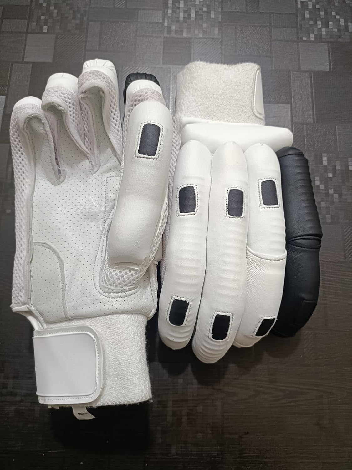 Cricket Batting Gloves, Black and White,