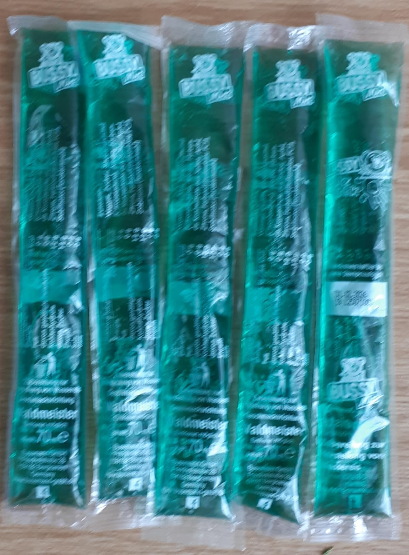 Bussi Mix Wassereis Waldmeister, zum Selbsteinfrieren, 40 Stück, je 70 ml, Flüssig, Folienbeutel