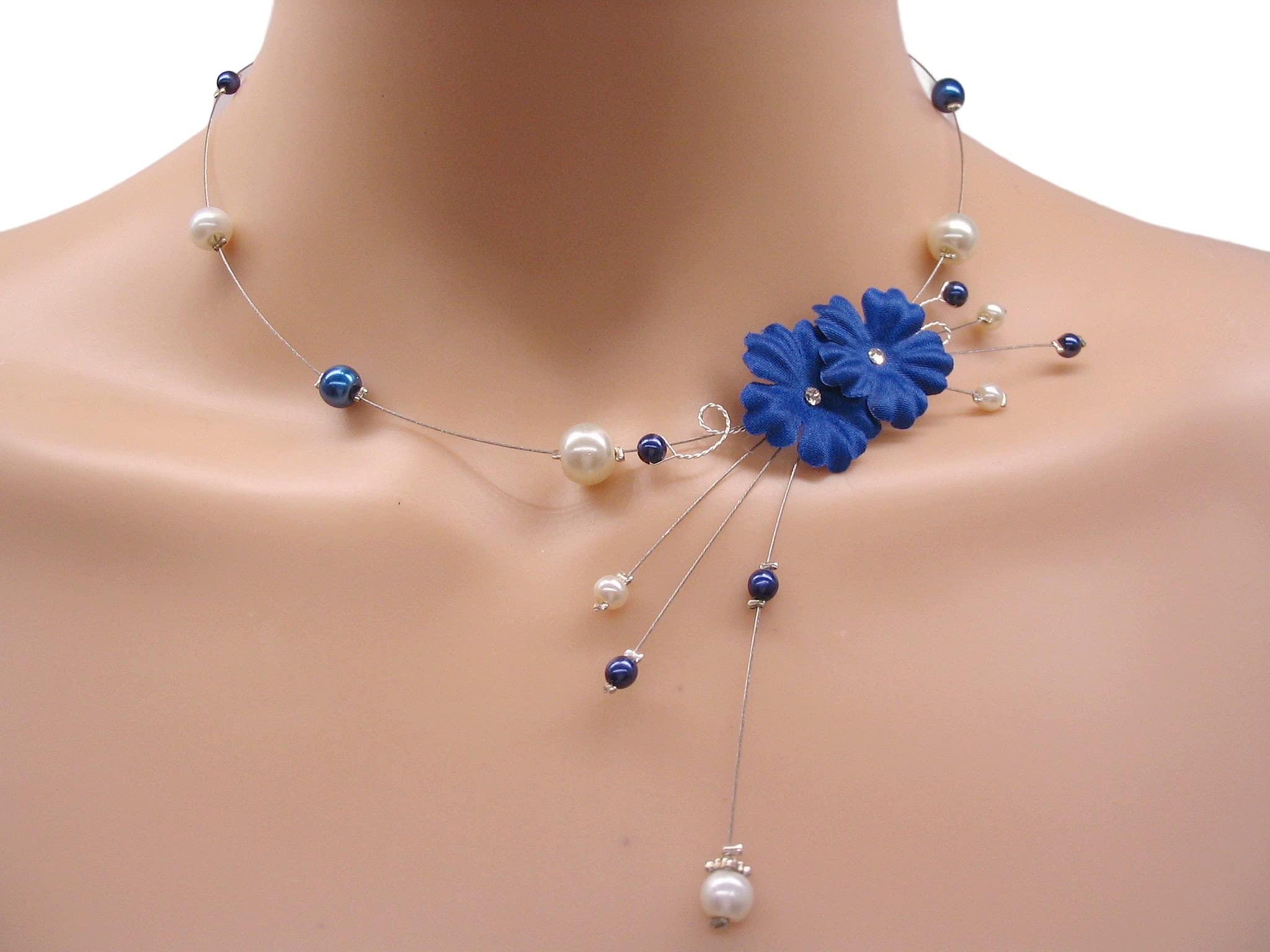 Générique Collier mariage bleu roi fleurs satin et perles (bleu roi/blanc)