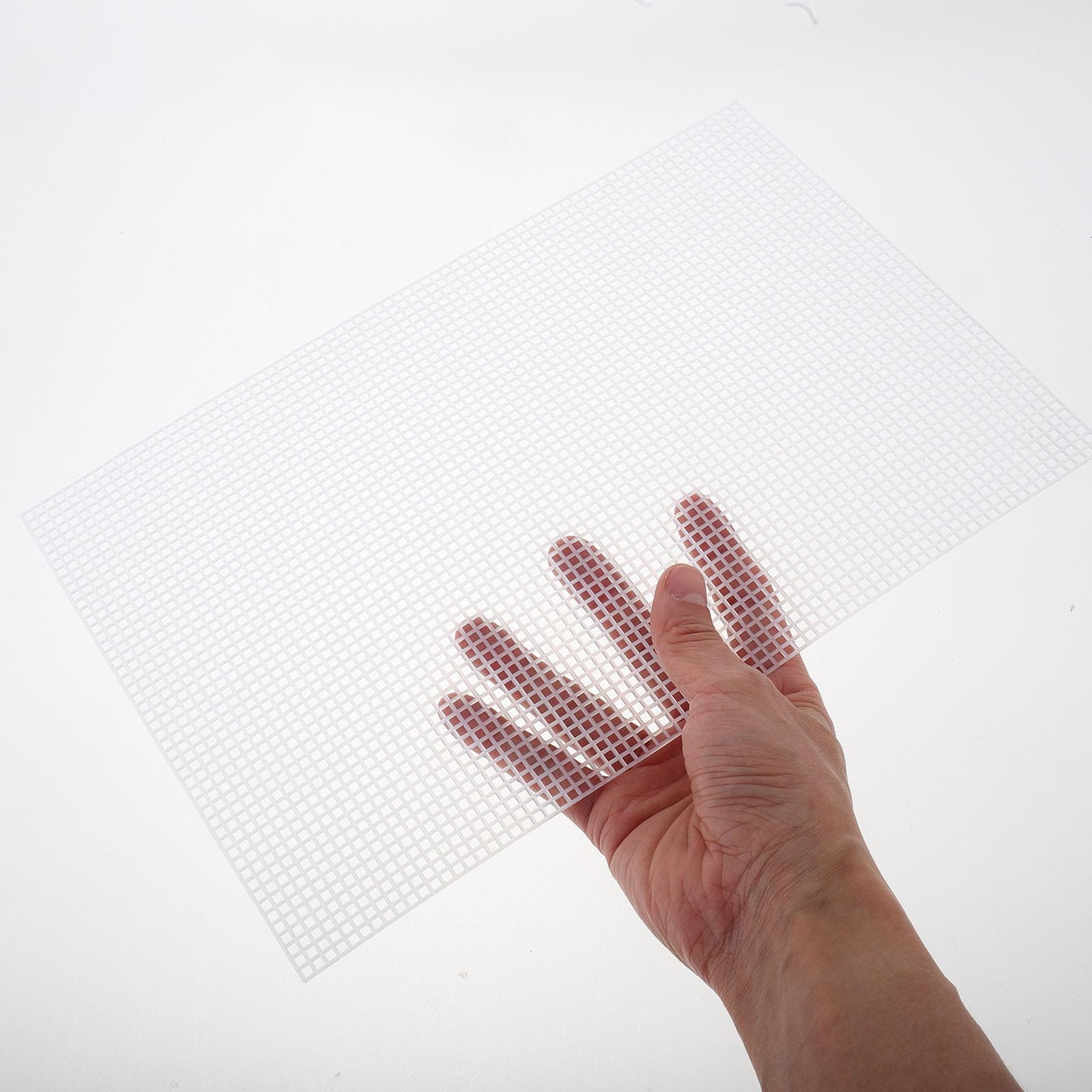 TOYANDONA 30 Pezzi Foglio in Plastica a Rete per Filati e Uncinetto, Bianco