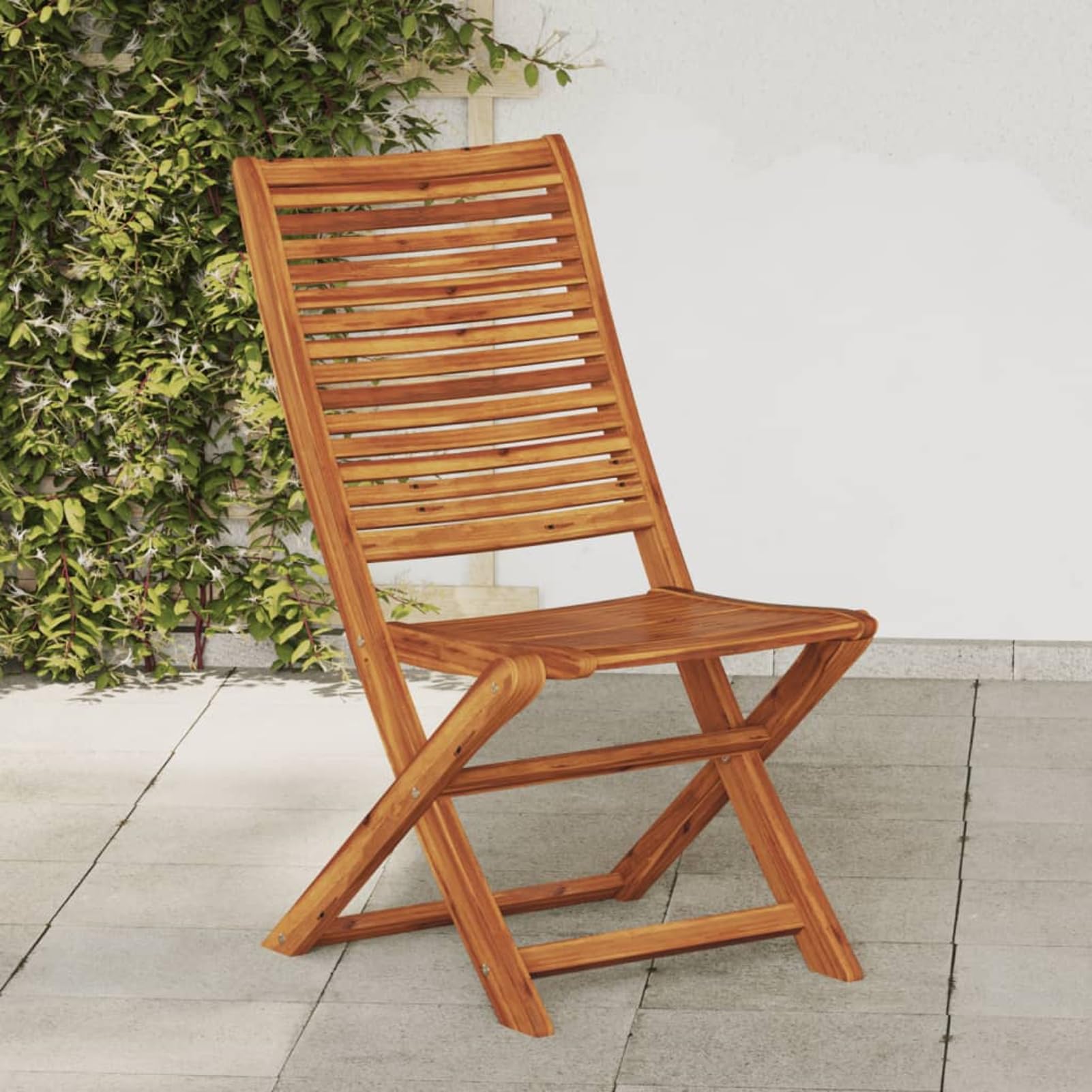Chaise de jardin en bois massif pour partager des moments authentiques en plein air