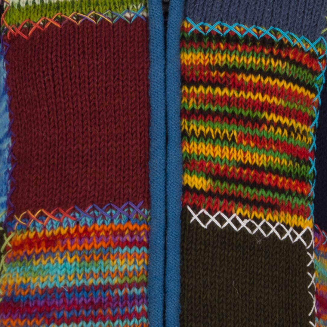 Lange Wollmantel Patch Strickjacke mit Kapuze - SHAKALOHA - W Longpatch Multi Blau Rot Mantel für Damen - im fairen Wettbewerb in Nepal hergestellte Wolljacke mit fleecegefütterter Kapuze.
