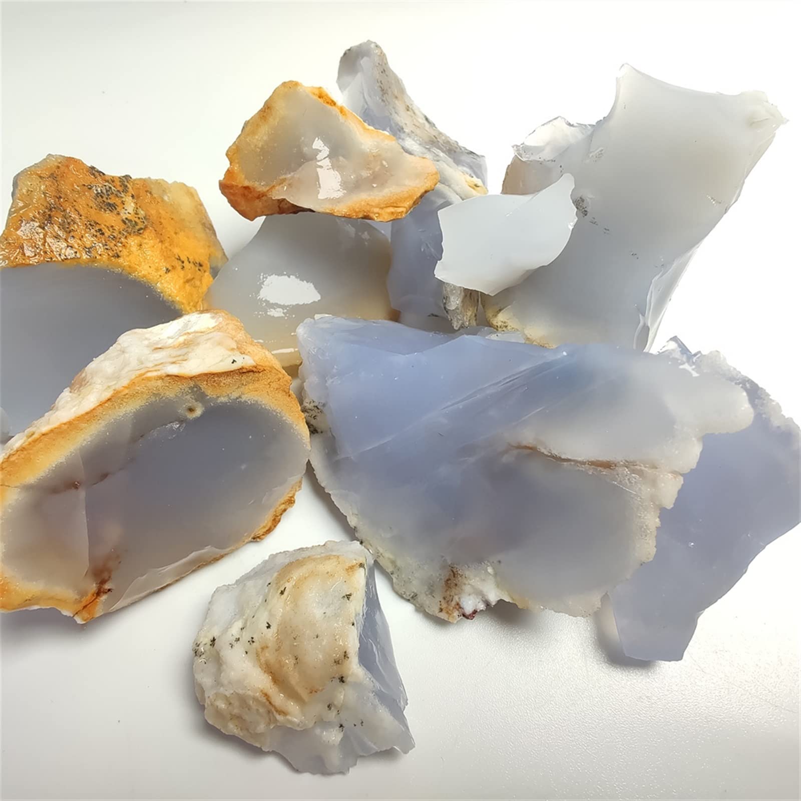 Agate brute en calcédoine bleue de 100g pour sublimer votre décoration intérieure