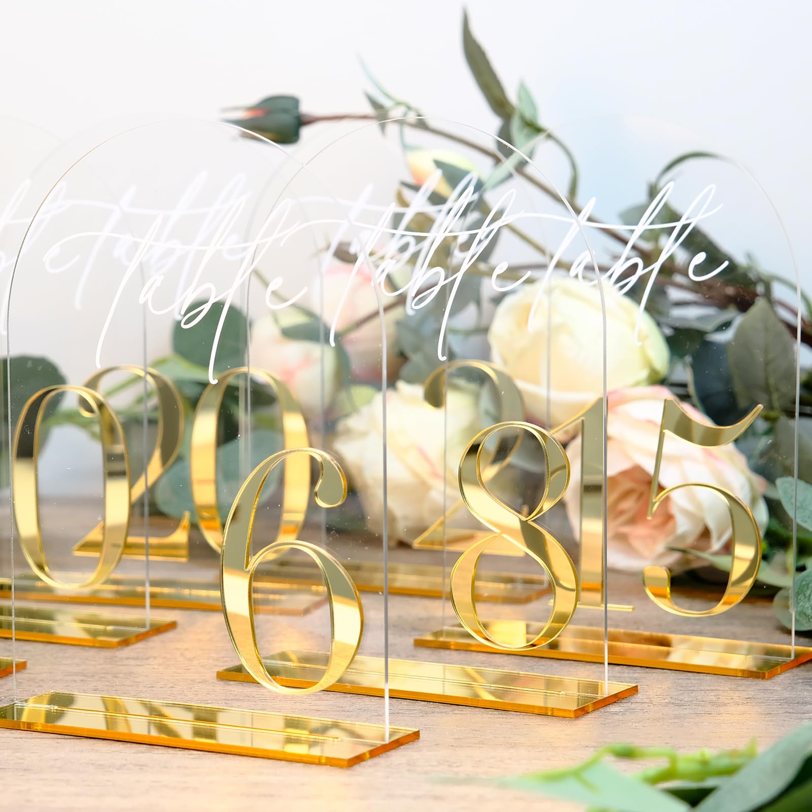 HOODO Transparente Tischnummern 1-15 mit Ständer, gewölbte Acrylschilder mit goldfarbenen Spiegelnummern, klare und goldene Acryl-Tischnummern für Hochzeitsempfang, Party, Jahrestag, Event, 12,7 x