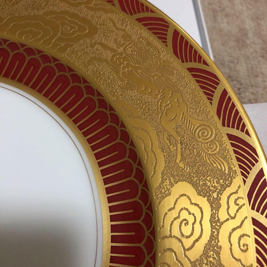 新品未使用　鳳凰、麒麟、蝶々、雲の大倉陶園大皿28センチ☆鳳凰飾りのヴィンテージ 新品未使用 鳳凰、麒麟、蝶々、雲の大倉陶園大皿28センチ☆鳳凰飾りの