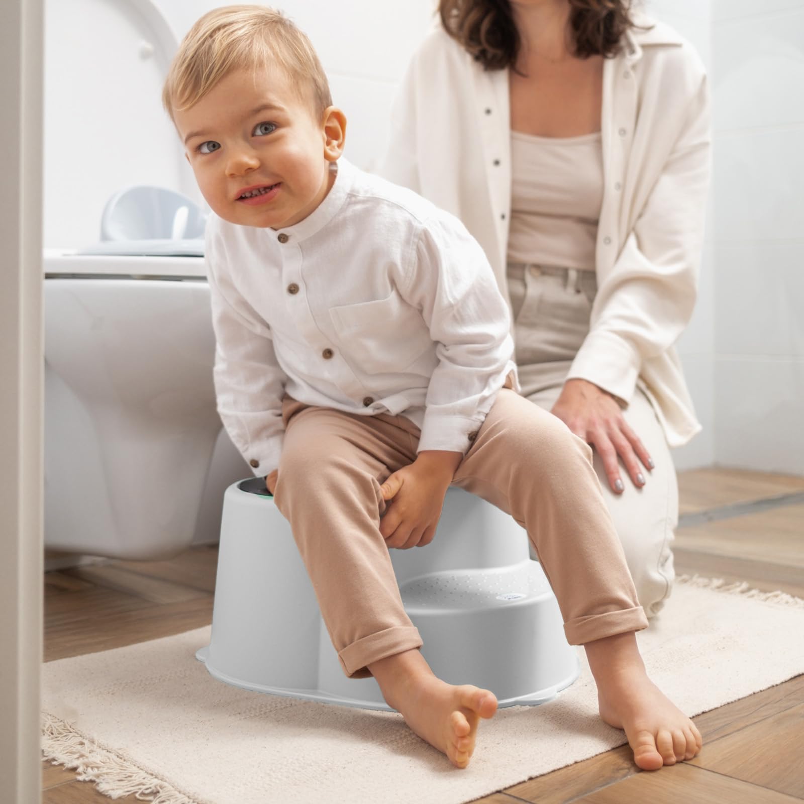 Rotho Babydesign Top Kinderschemel - recycelt - Tritthocker - Trittschemel - Kinderschemel - Trittleiter - Kindertreppe - Antirutschfläche - Weiss